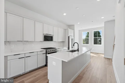 MLS: MDMC2256796