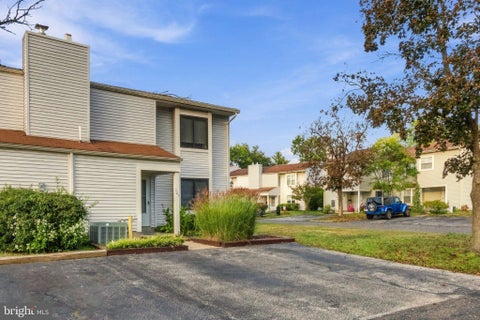 Townhouse For Sale - 127 Briar Court<br/> Burlington County, MARLTON, NJ 08053