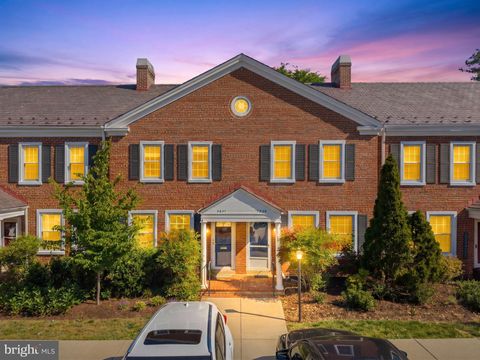 Photo of 2837 S Buchanan Street, ARLINGTON, VA 22206 (MLS # VAAR2072458)