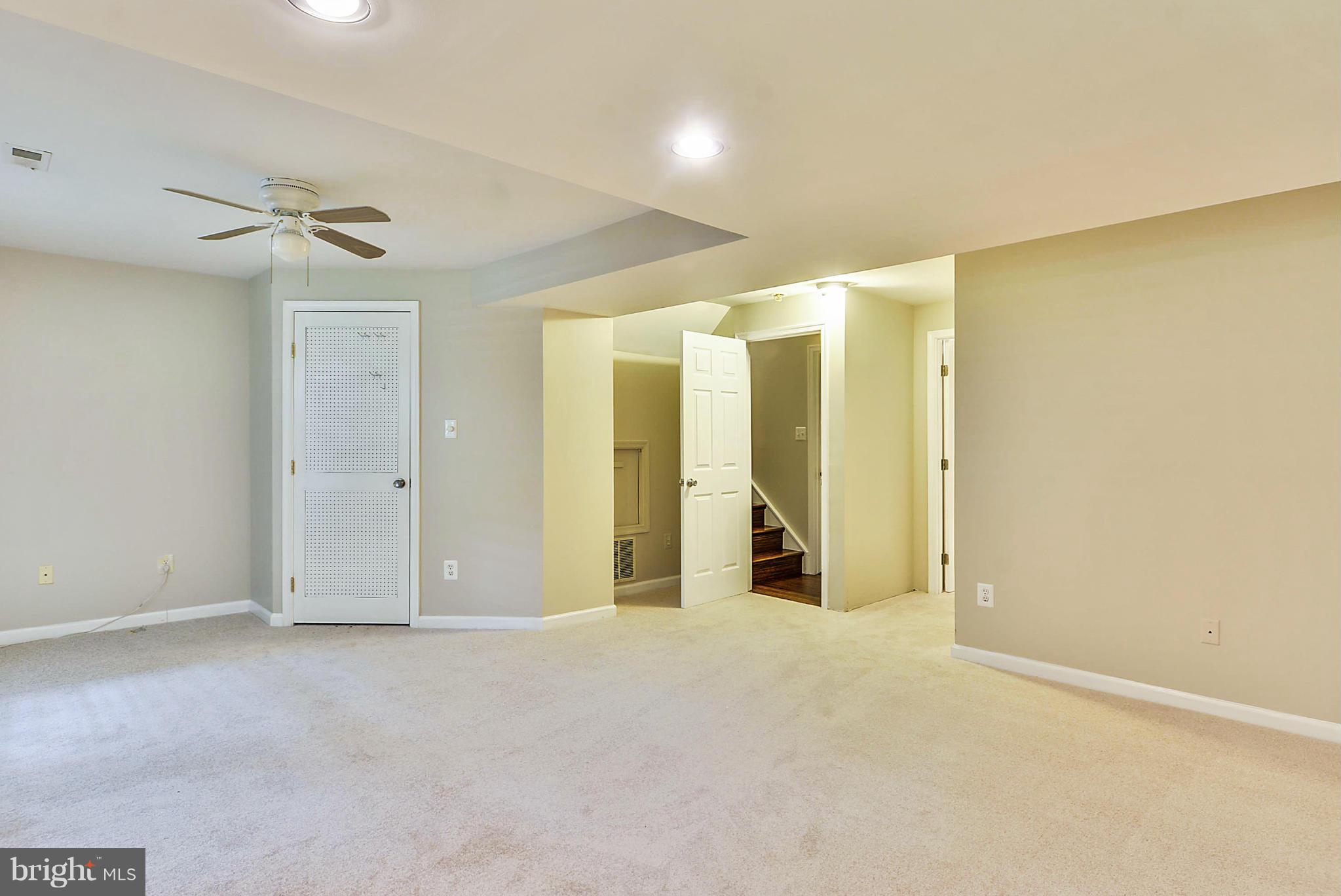 ASHBURN FARM - Residential