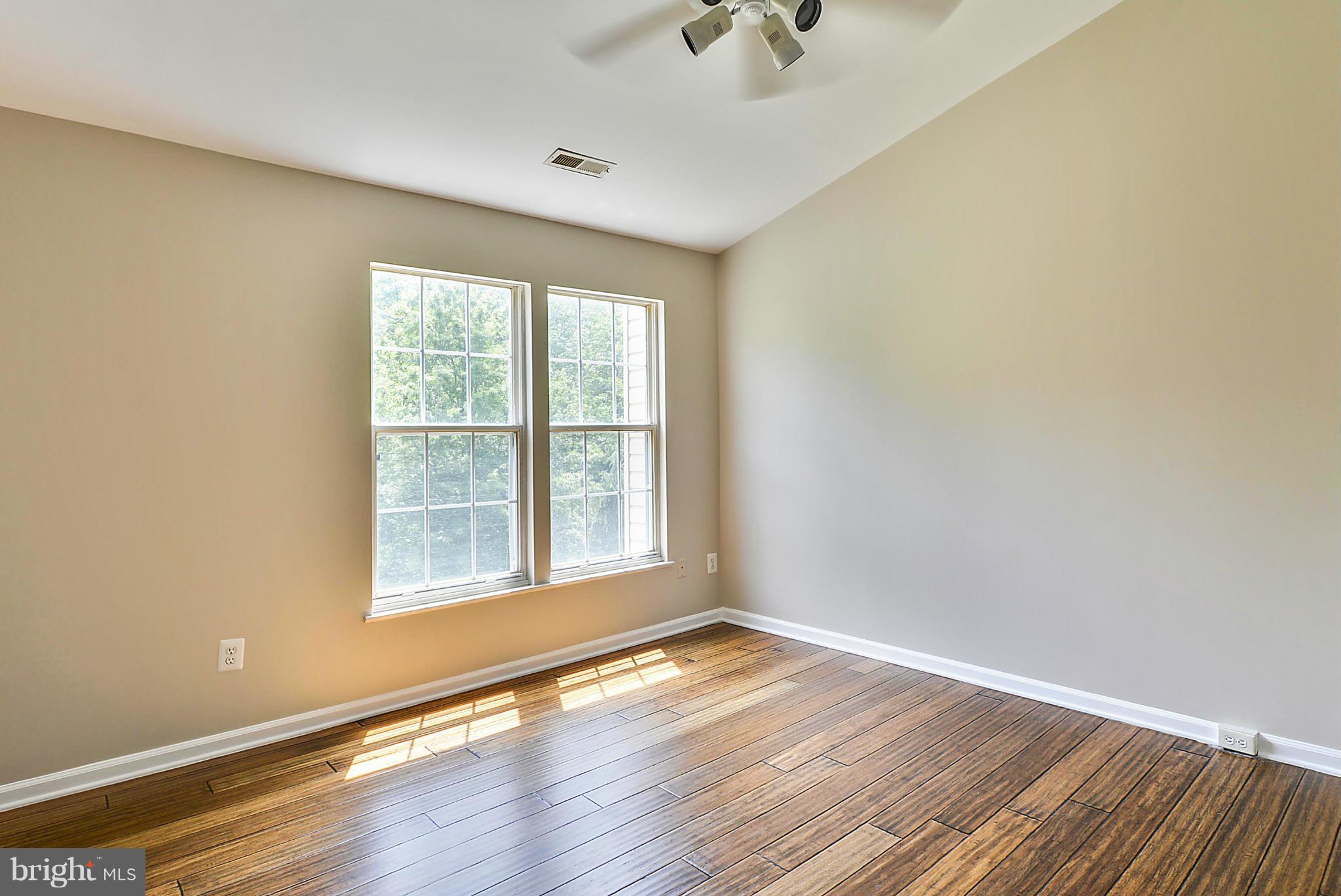 ASHBURN FARM - Residential