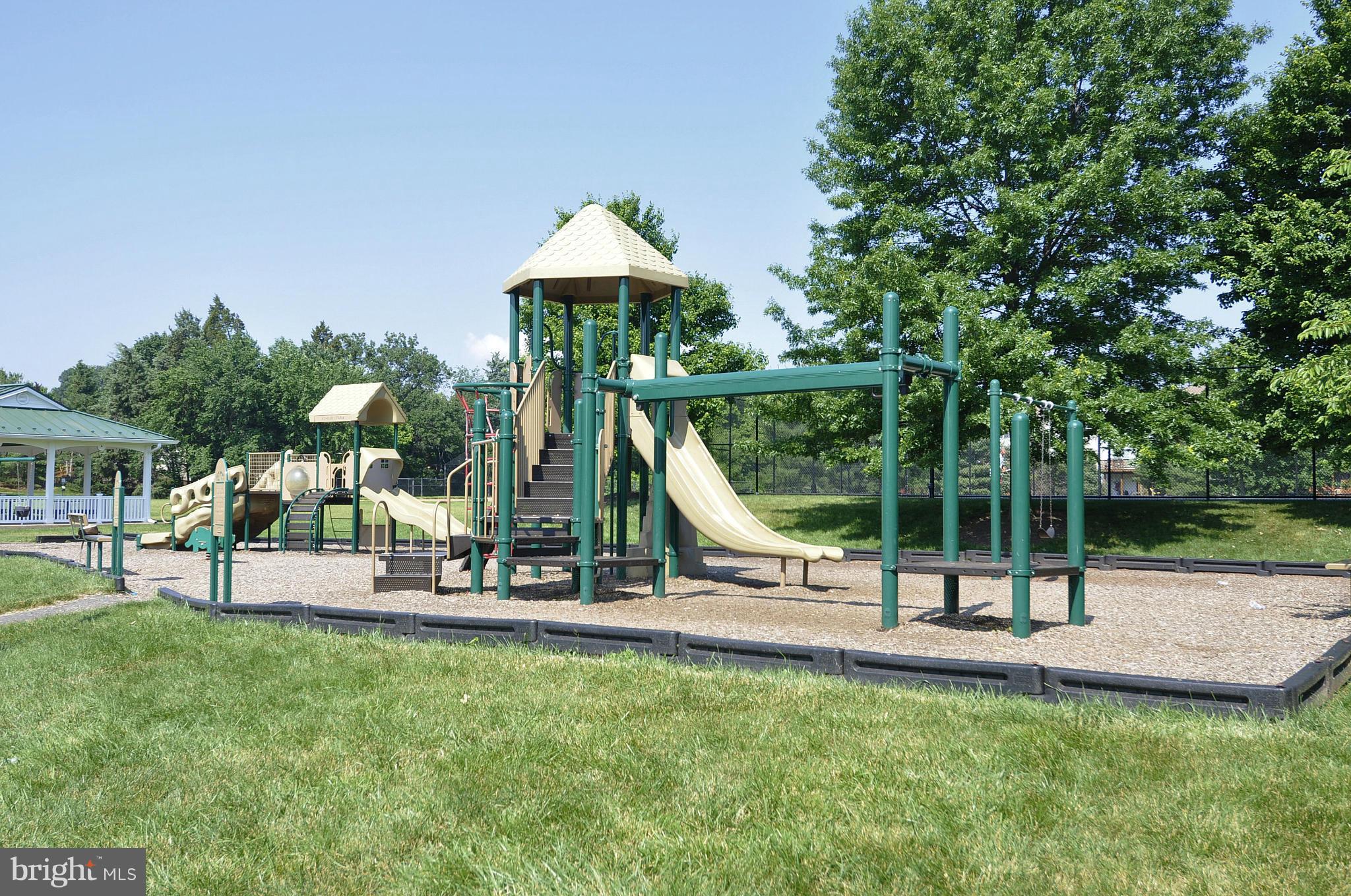 ASHBURN FARM - Residential