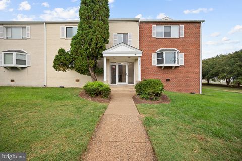 3076 PATRICK HENRY DRIVE 202 FALLS CHURCH VA 22044
