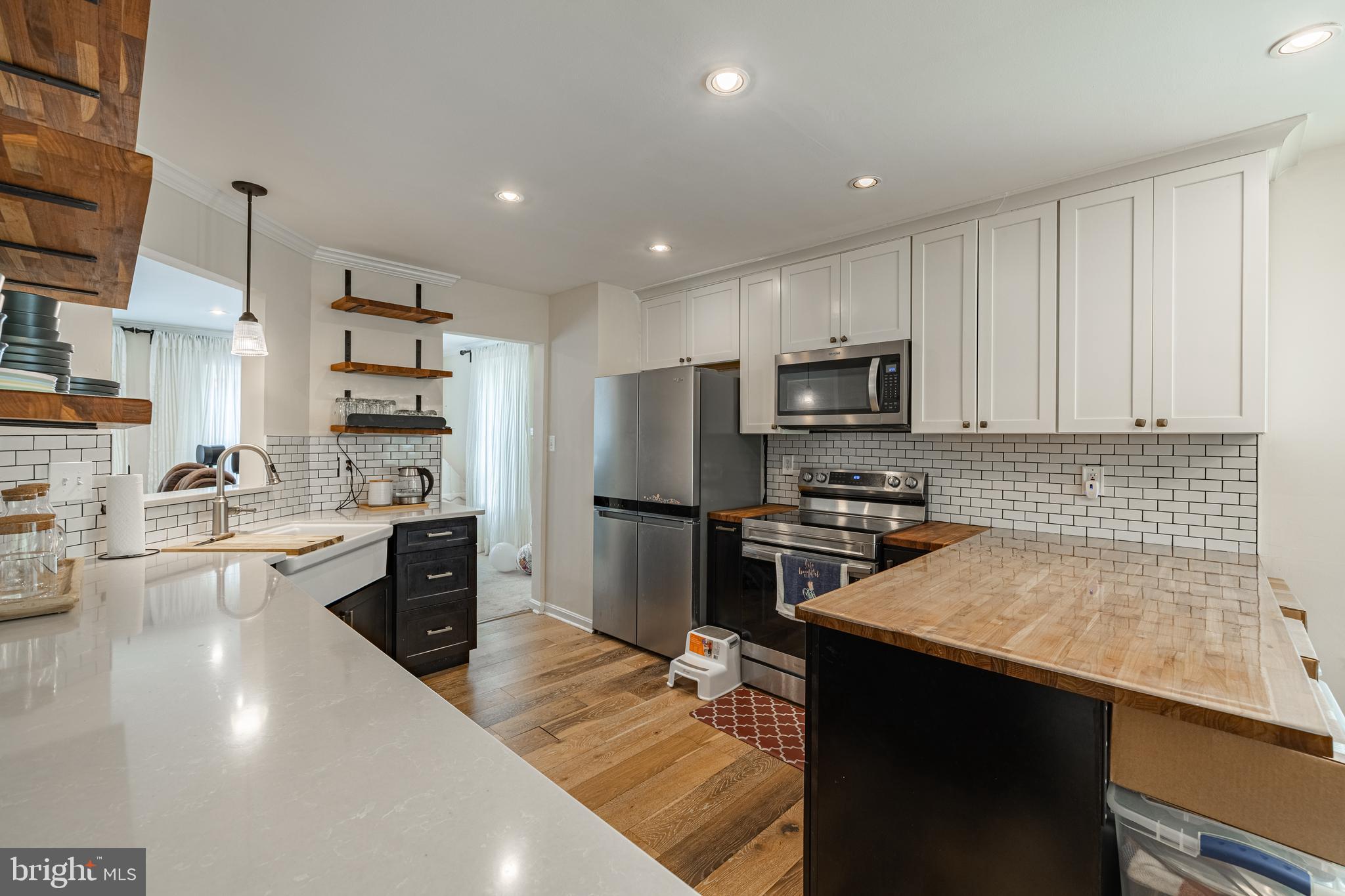 6700 JENNY LEIGH COURT