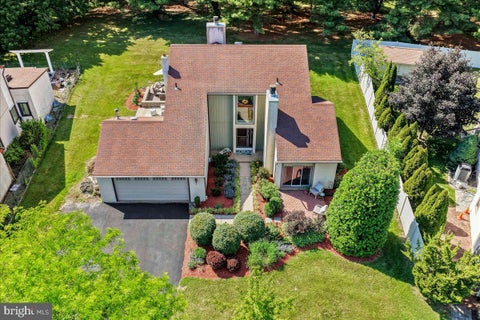 Photo of 103 Grove Circle, CHALFONT, PA 18914 (MLS # PABU2123284)