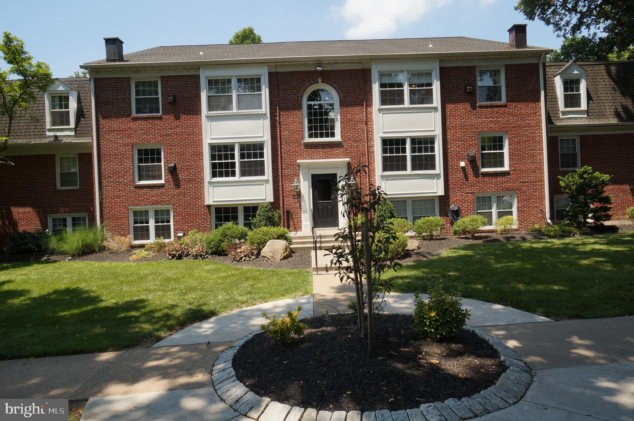 VILLAGES AT HOMELAND - Residential Lease