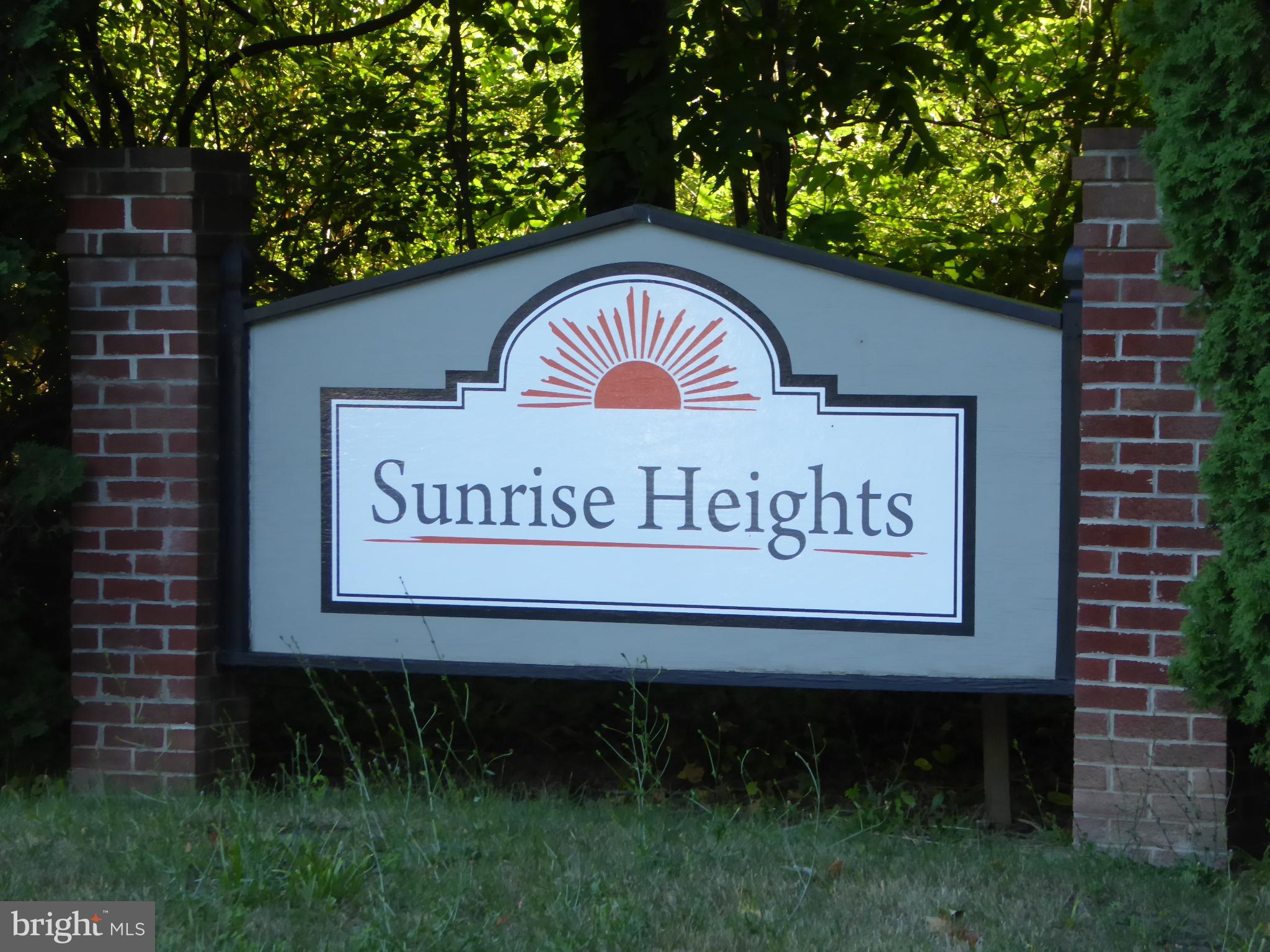SUNRISE HEIGHTS - Land