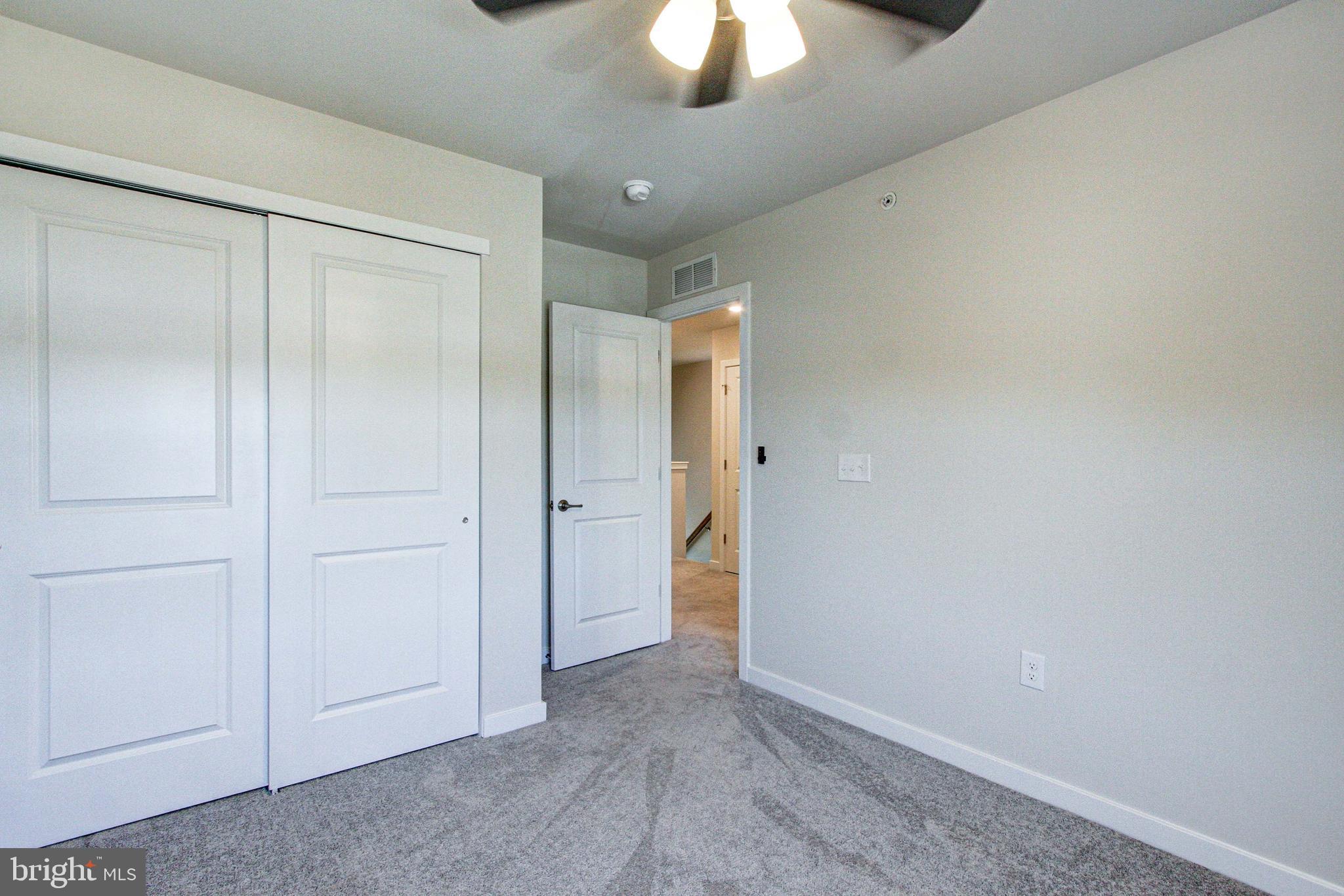 LANTERN RIDGE - Residential Lease