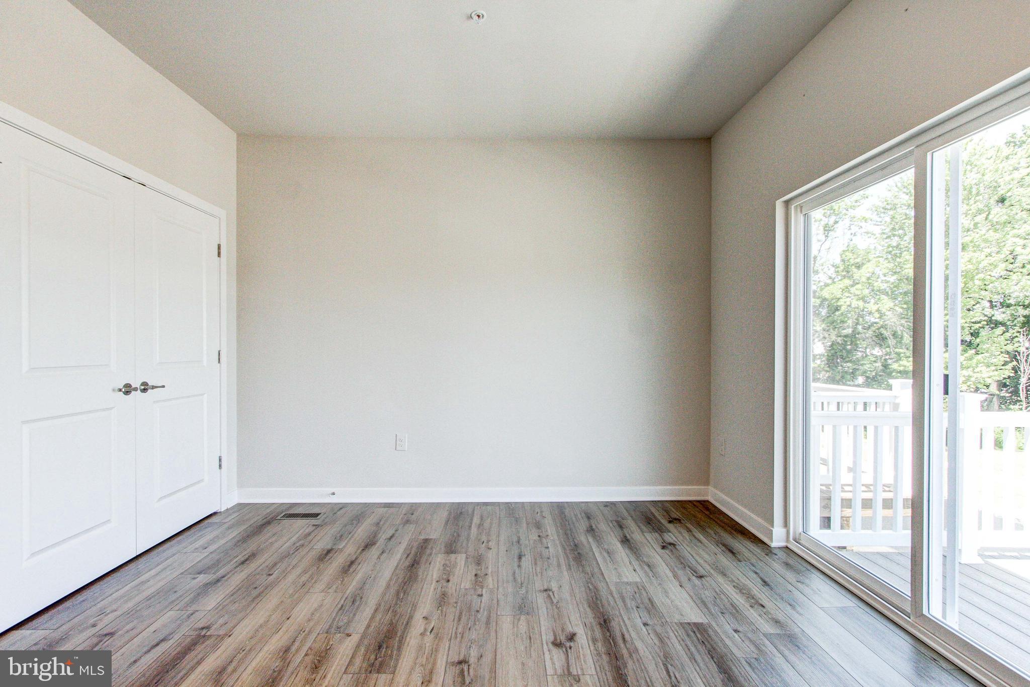 LANTERN RIDGE - Residential Lease