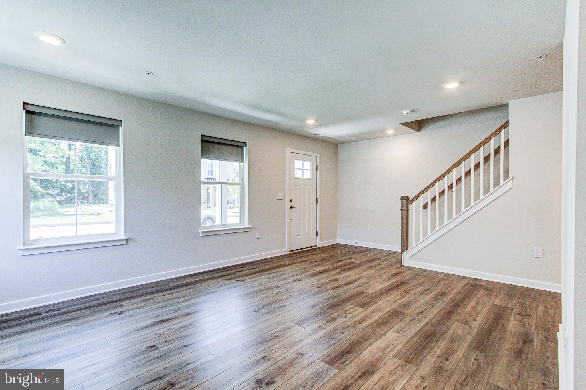 LANTERN RIDGE - Residential Lease