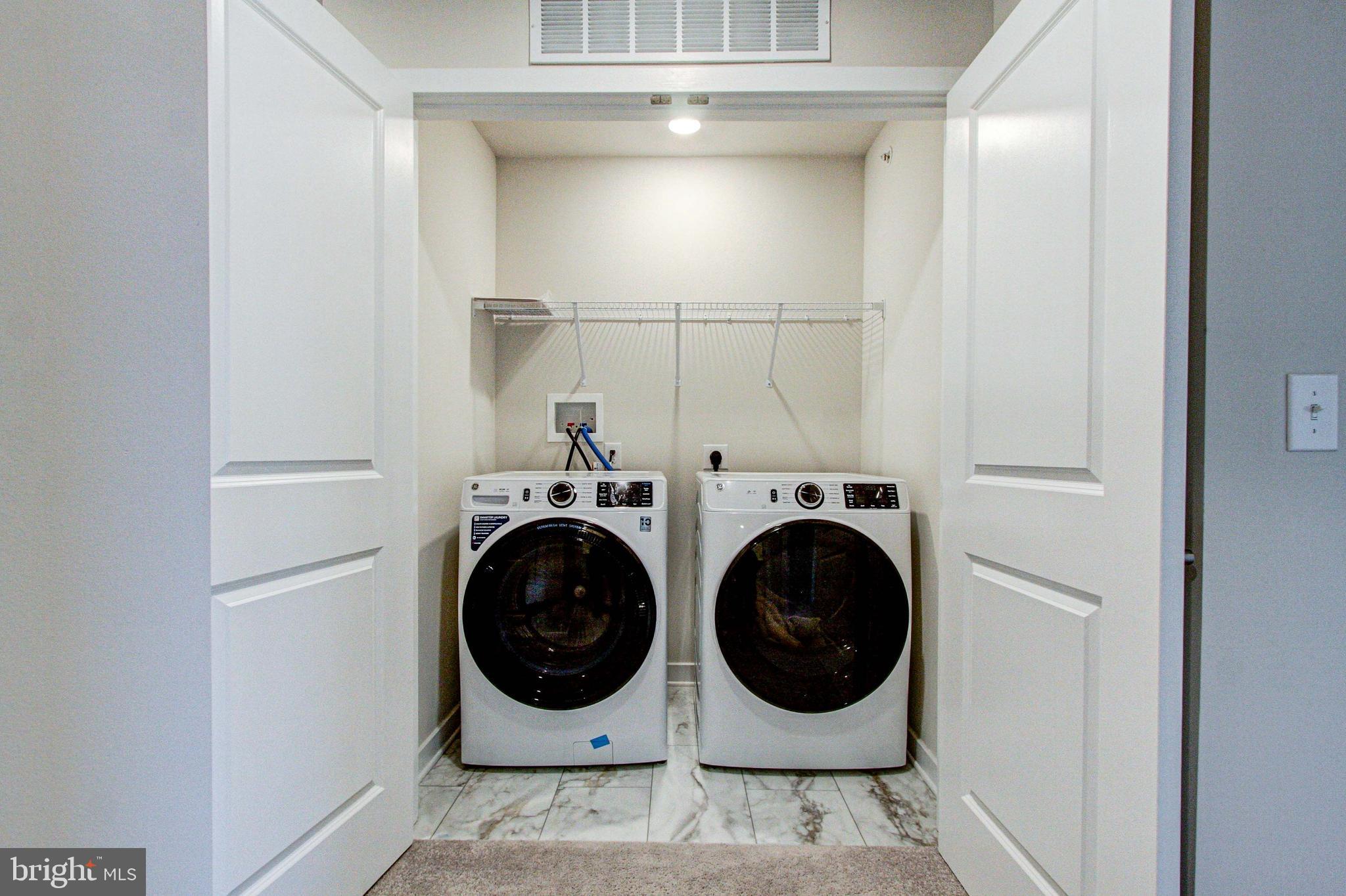 LANTERN RIDGE - Residential Lease