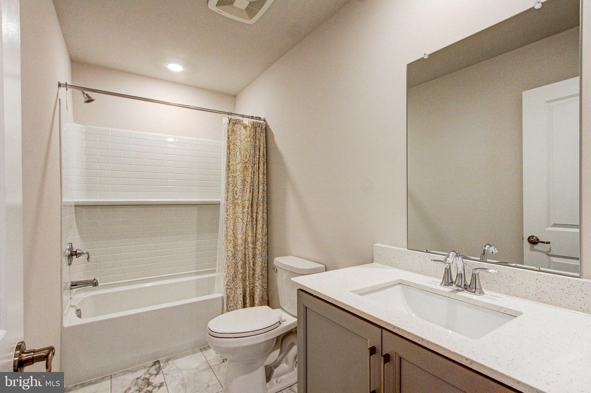 LANTERN RIDGE - Residential Lease