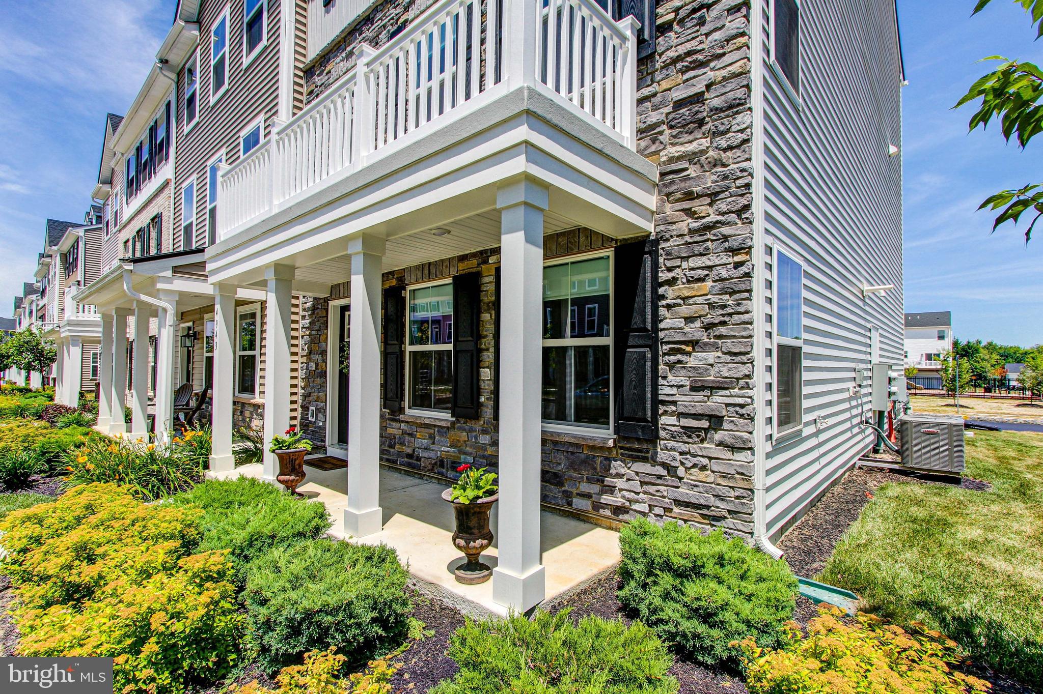 LANTERN RIDGE - Residential Lease