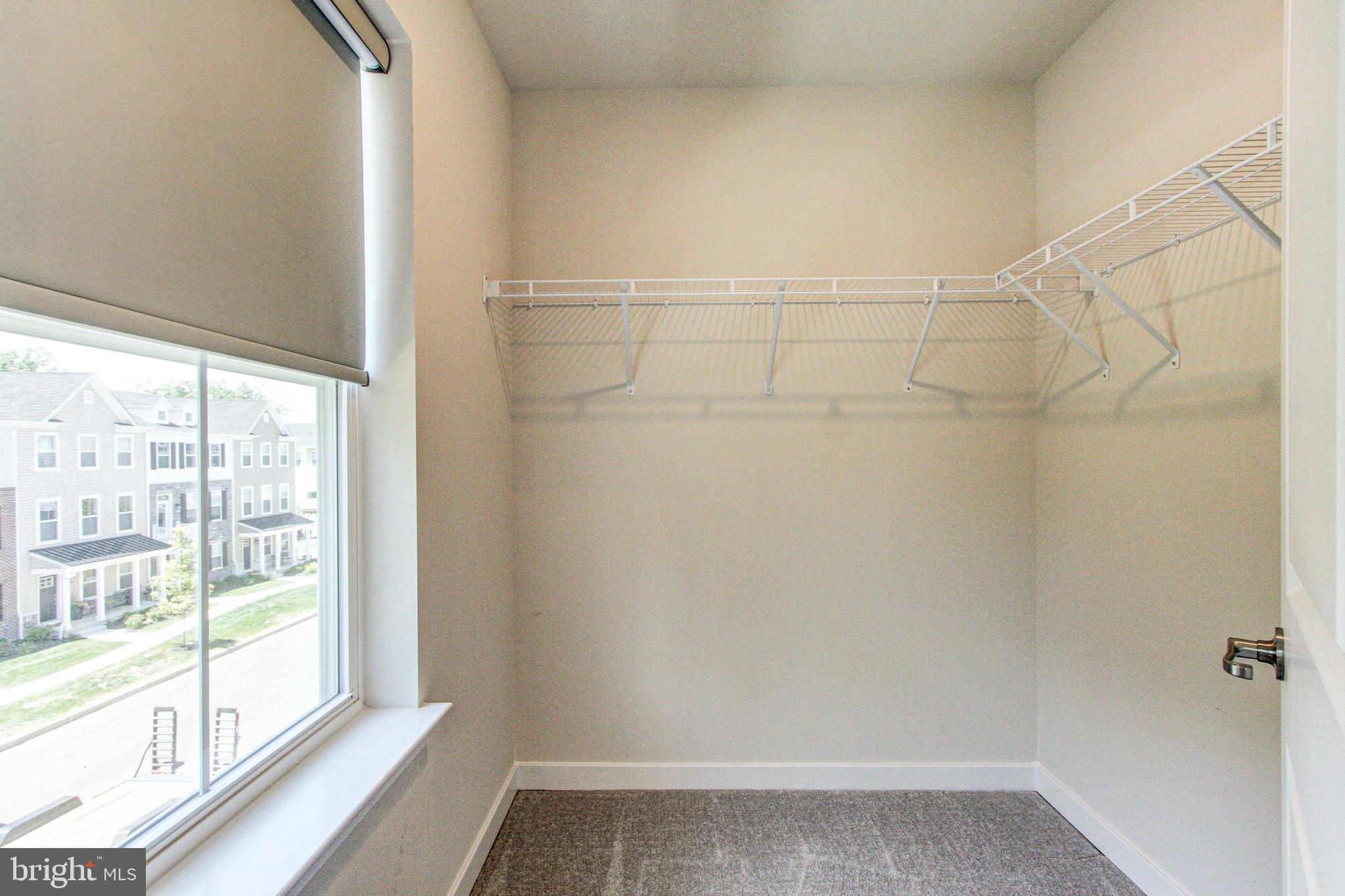 LANTERN RIDGE - Residential Lease