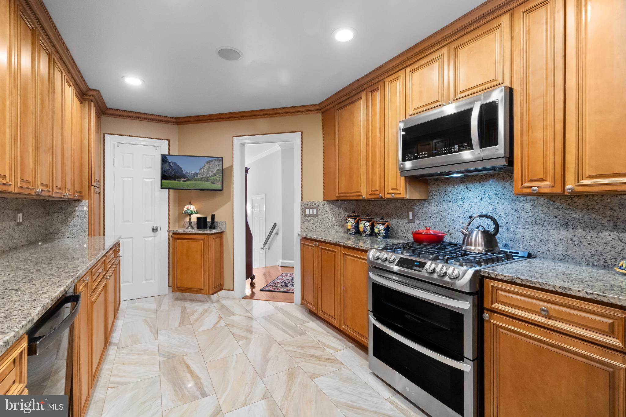 LANDMARK MEWS - Residential