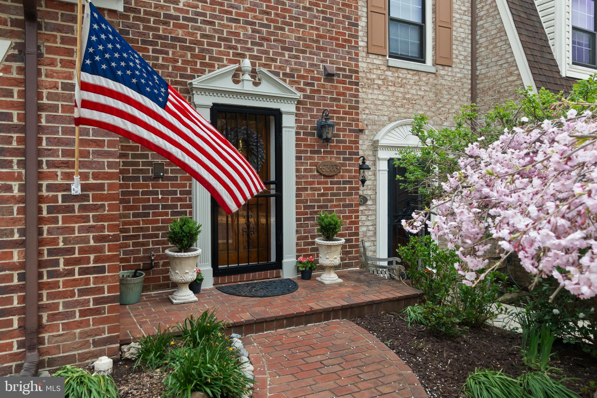 LANDMARK MEWS - Residential