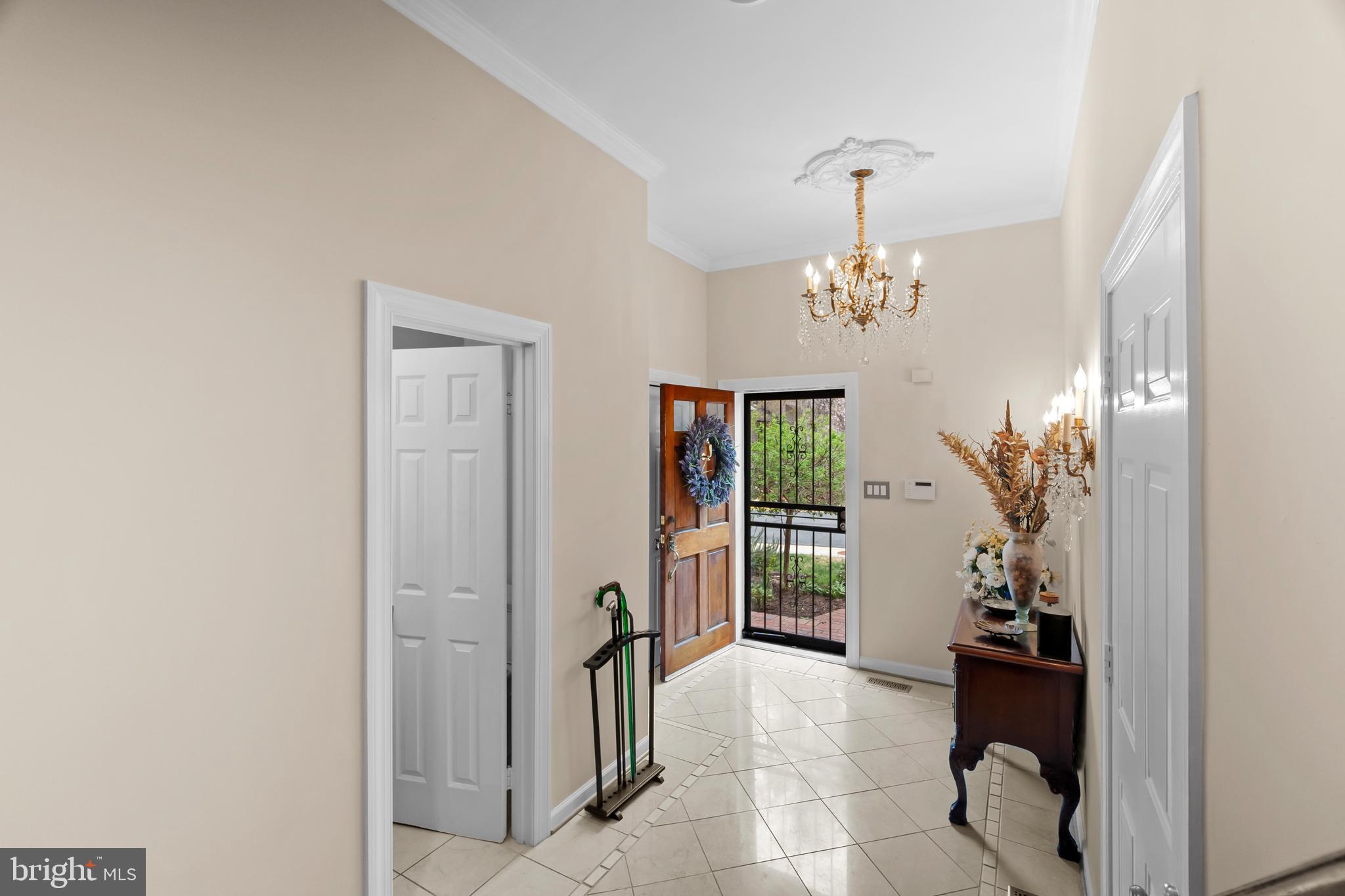 LANDMARK MEWS - Residential