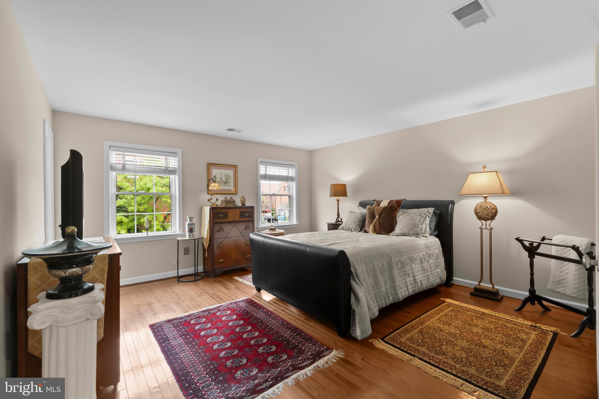 LANDMARK MEWS - Residential