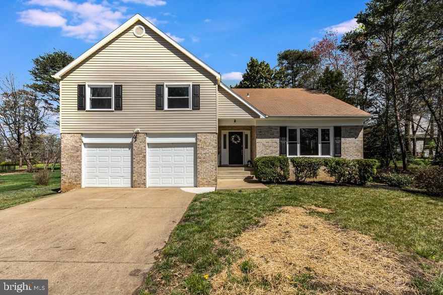 Beautifully Renovated 4BR, 2.5BA Split Backs to 5TH Hole of Aquia Harbour's Golf Course!  **CHECK OUT THE 3D INTERACTIVE WALKTHROUGH VIDEO**  Updates & Features Include: Wide Plank Wood Floors Throughout Main Level; Renovated Gourmet Kitchen w/Top Grade Granite w/Metal Flakes, Brick Hearth Cooking Station w/Smooth Surface Cooktop, Wall Oven, Built In Microwave & Butler's Pantry; Big Family Room Off Kitchen w/Wood Fireplace & Door to Rear Patio; Two Level Owner's Suite w/13x12 Sitting Room & Three Closets incl 8x7 Walk In Closet; ALL Renovated Baths incl Owners Bath w/Furniture Style Backsaver Vanity w/Dual Sinks & Hansgrohe Faucets, 70" Step In Shower w/Floor to Ceiling Tile Surround, Bench Seat, Frameless Glass Door Enclosure & Water Closet; Three More Large Bedrooms, Two w/Walk In Closets; Unfinished Basement w/Shelving & Full Bath Rough In Plumbing; NEW Heatpump; Vinyl, Insulated, Double Pane, Double Hung, Tilt In Windows(2017); Level Yard & Driveway; Oversized 2 Car Garage 23x23 w/Insulated Garage Doors; PLUS All the Benefits of Amenity Filled Aquia Harbour incl, Marina, Golf Course, Security Gate, Police Force, Rescue Squad, Equestrian Stables, 2 Pools, Trails, Fishing Pier, Multiple Parks and Much More!