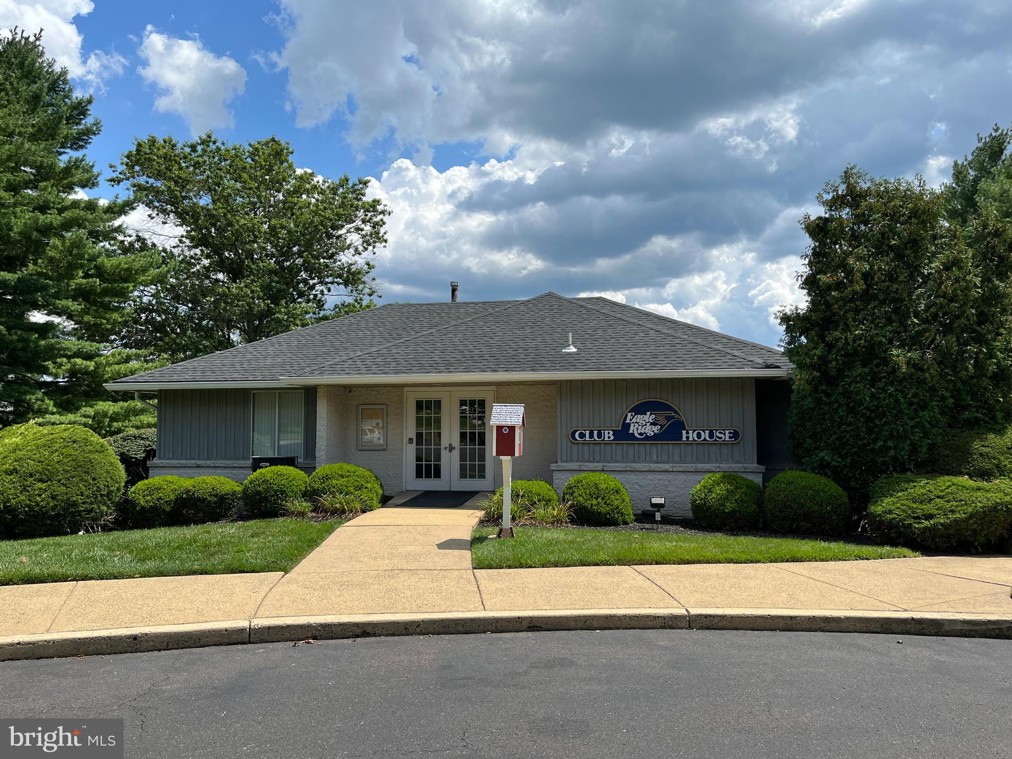 EAGLE RIDGE - Residential