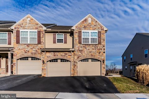 289 FIELDSTONE COURT 94 NEW CUMBERLAND PA 17070