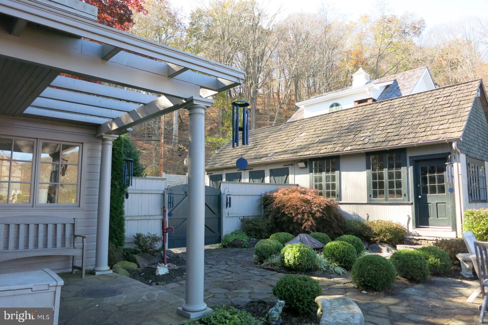 CENTER BRIDGE - Residential