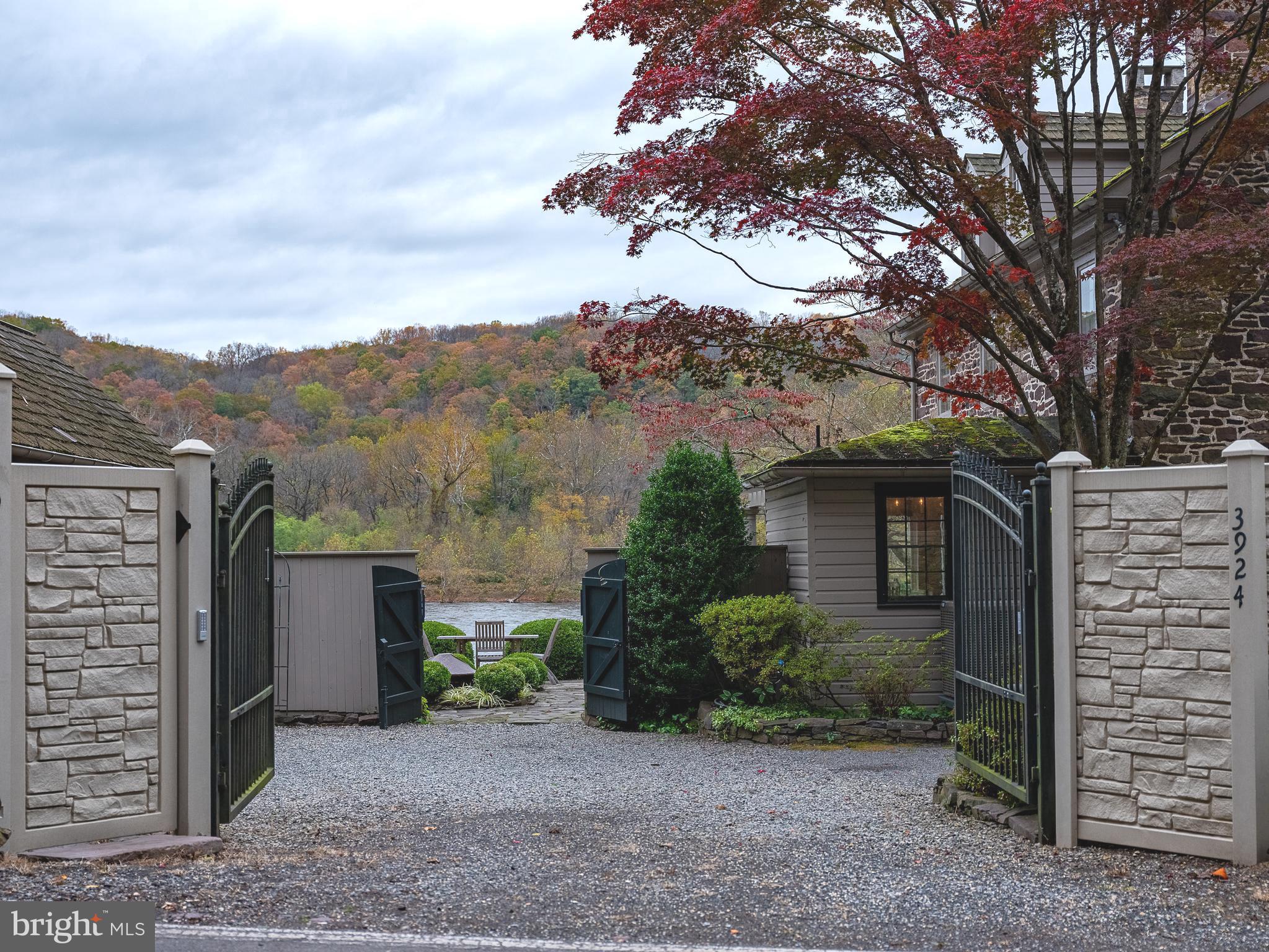 CENTER BRIDGE - Residential
