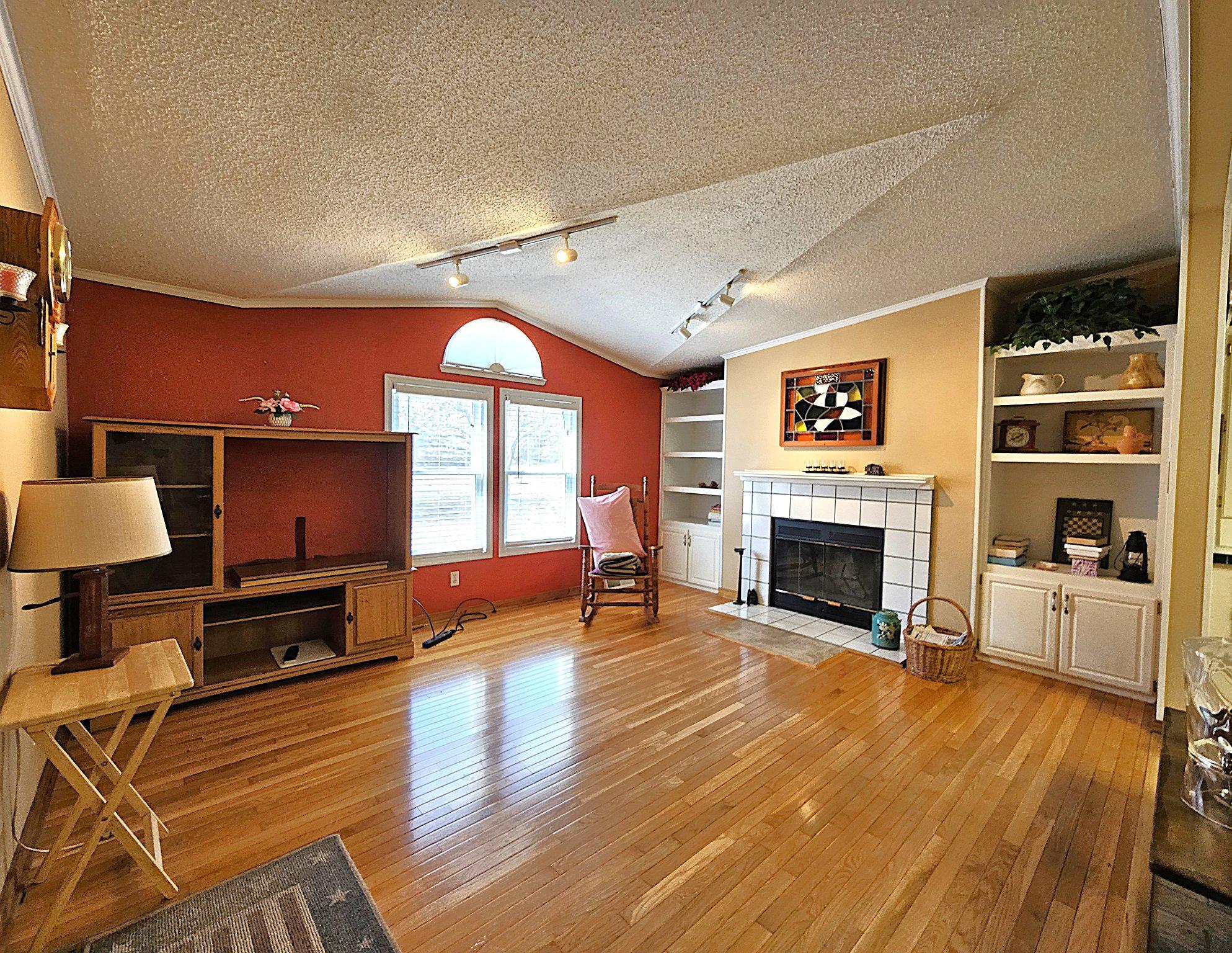 MINERAL ESTATES - Residential