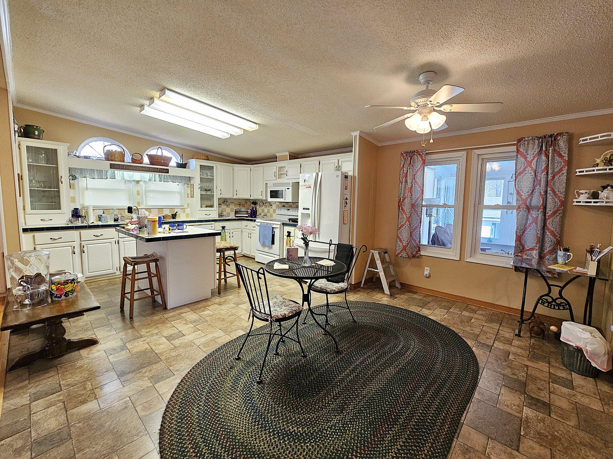 MINERAL ESTATES - Residential