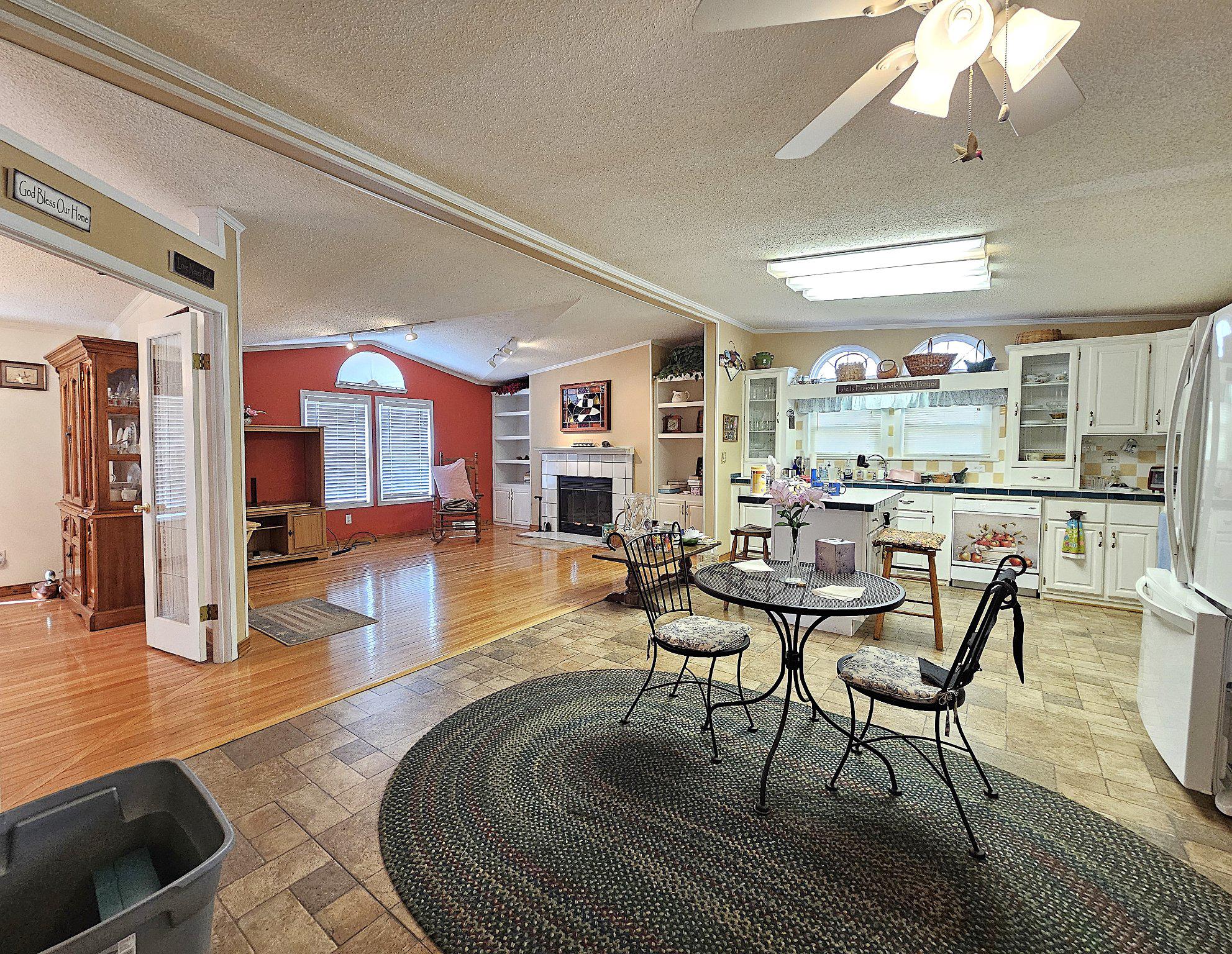 MINERAL ESTATES - Residential