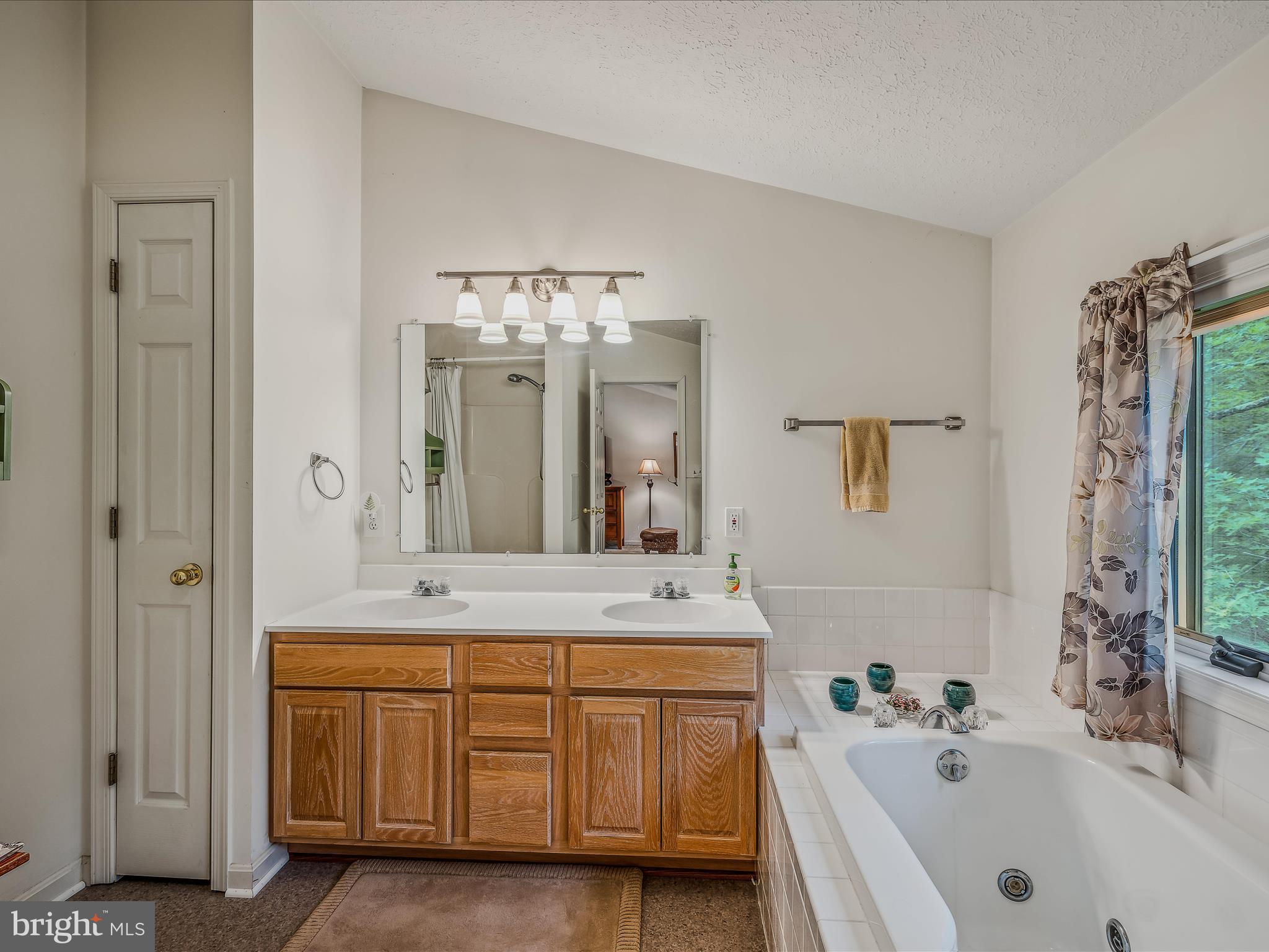 DEER SPRING WOODS - Residential