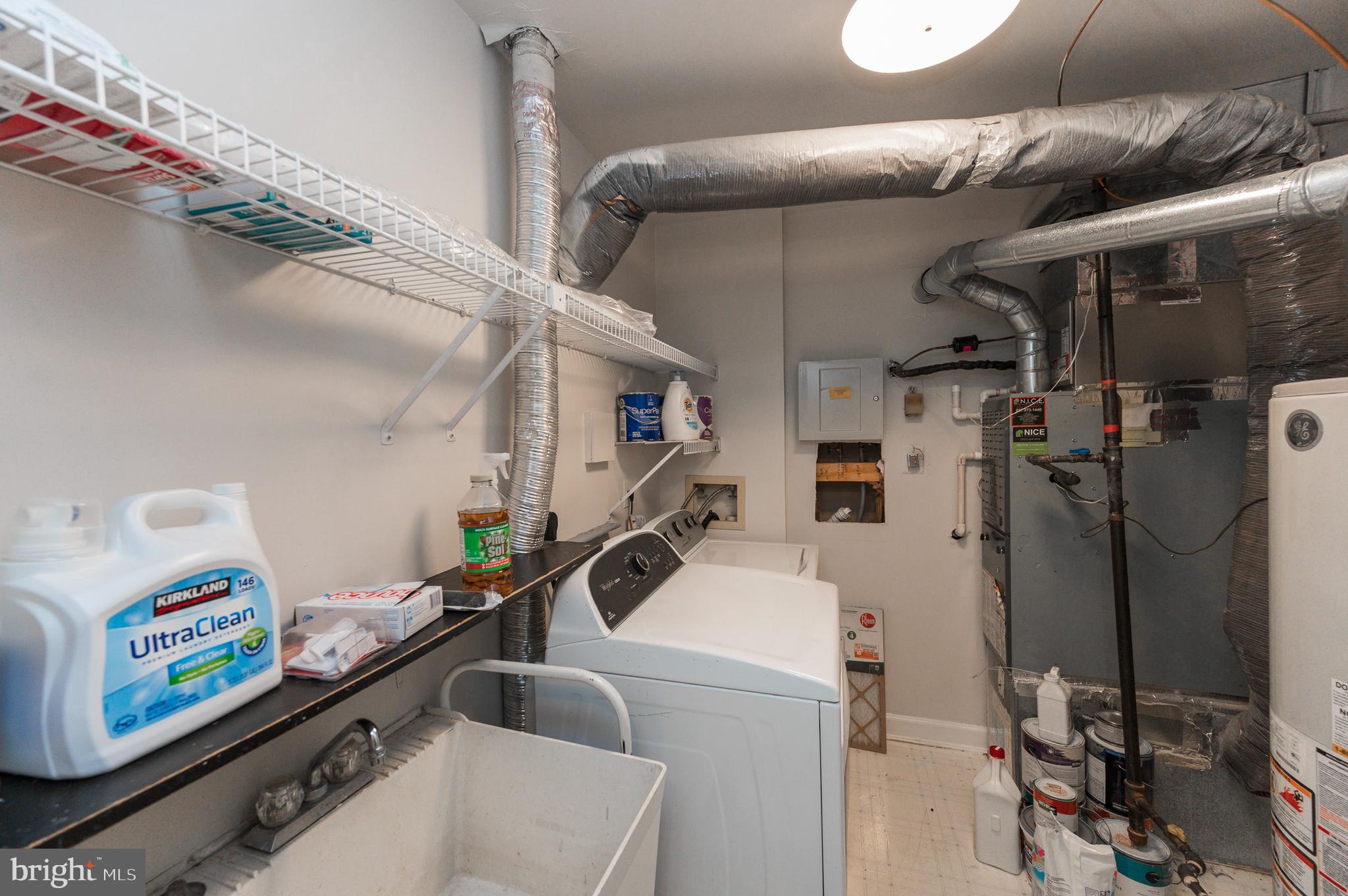 HIGHLAND AT GUNSTON CORNER - Residential Lease