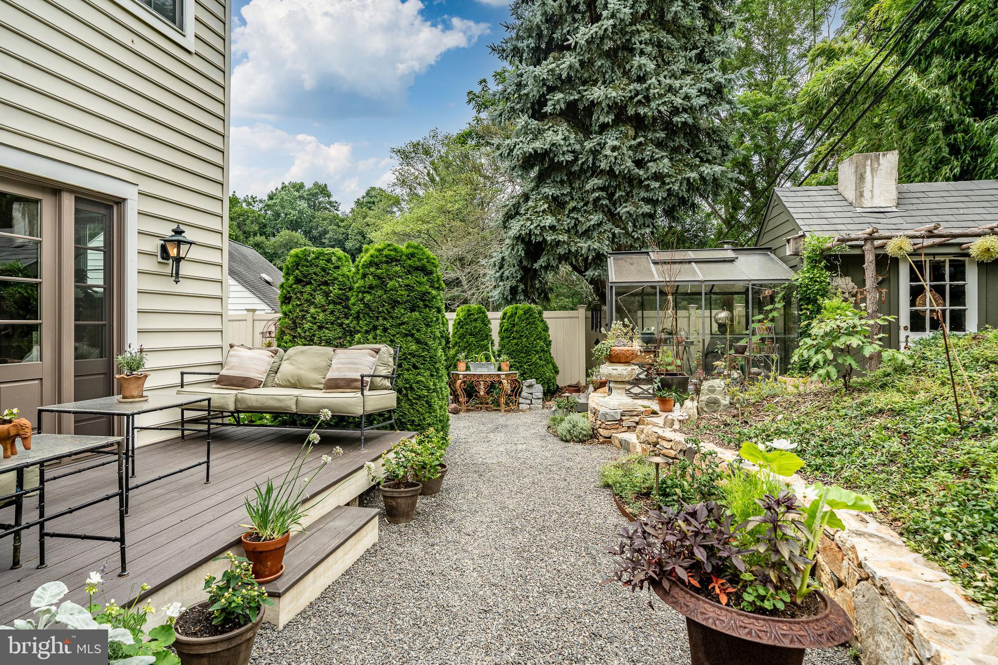 HILLSIDE - Residential