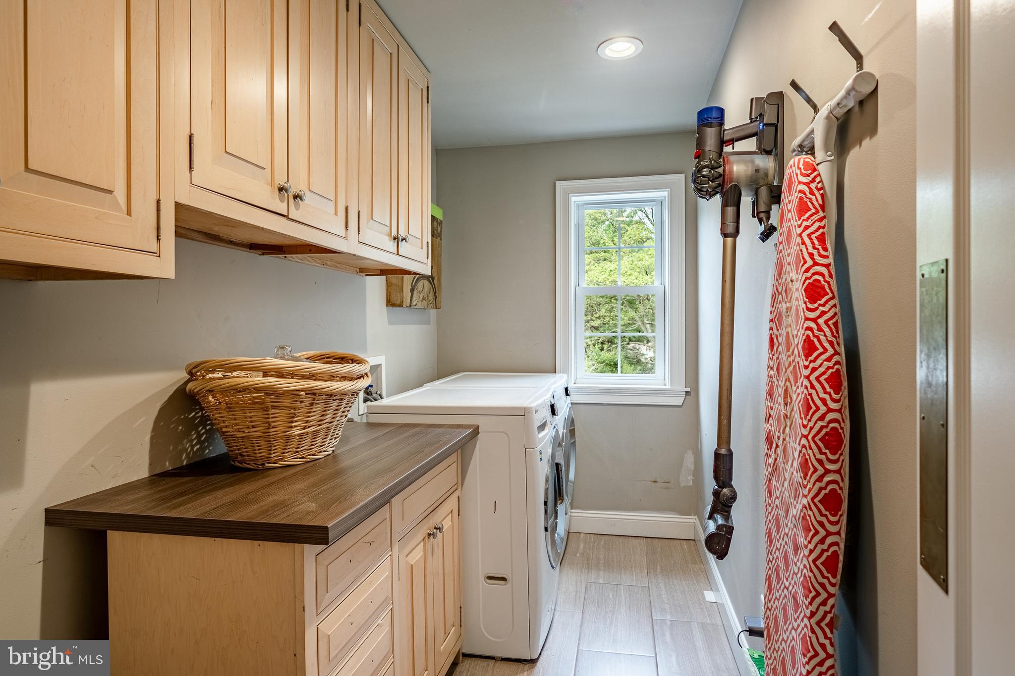 HILLSIDE - Residential