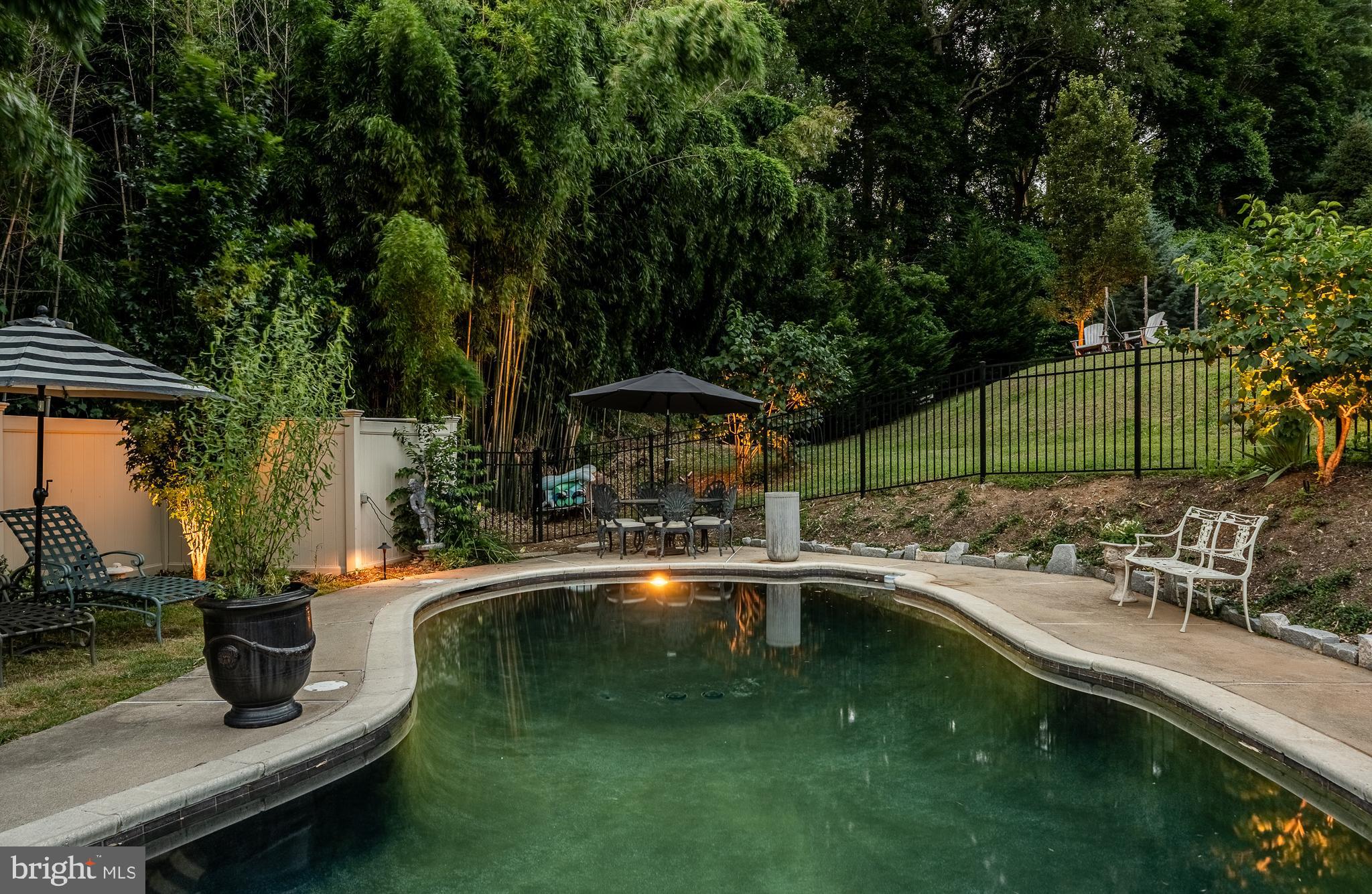 HILLSIDE - Residential