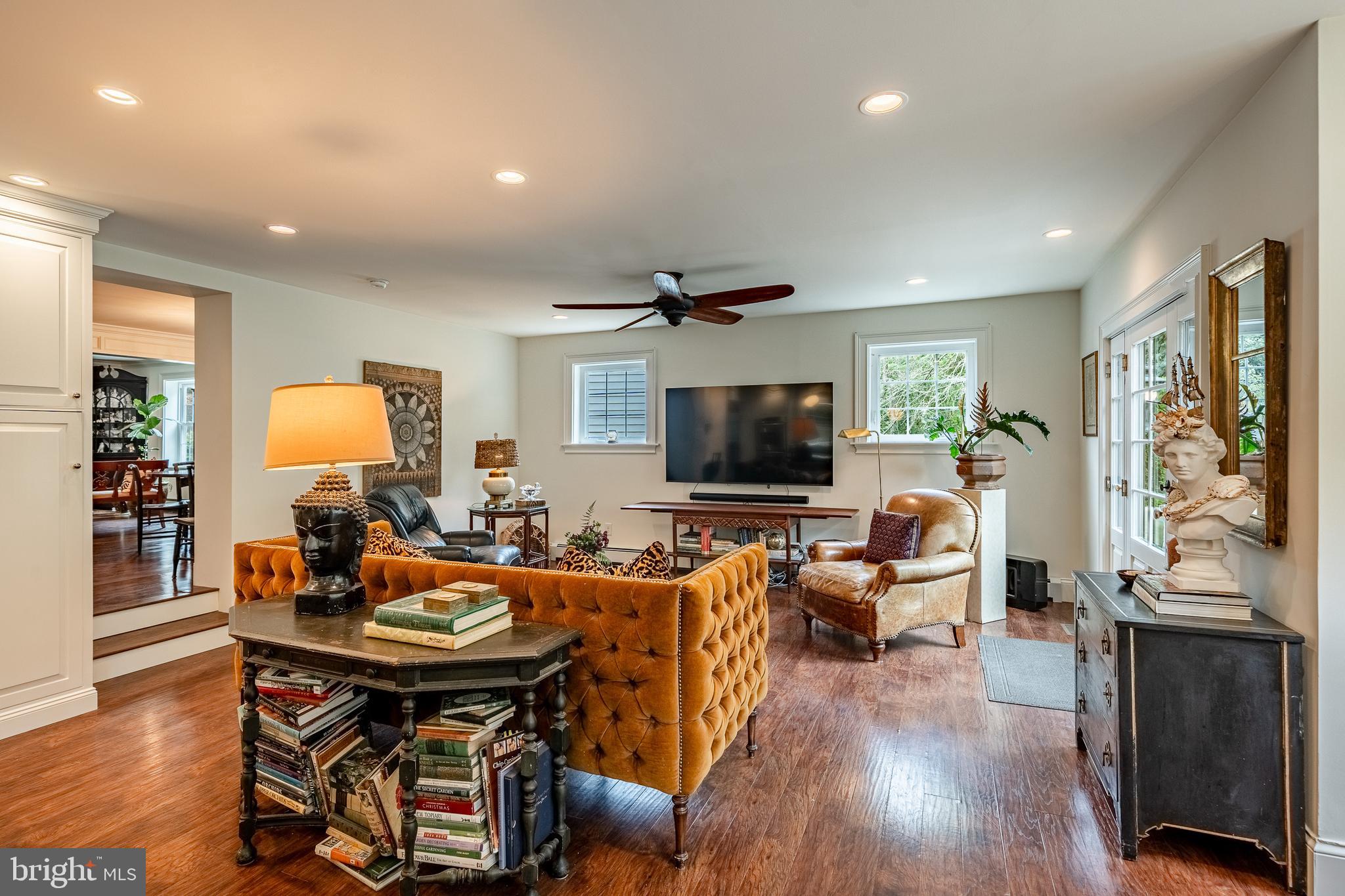 HILLSIDE - Residential