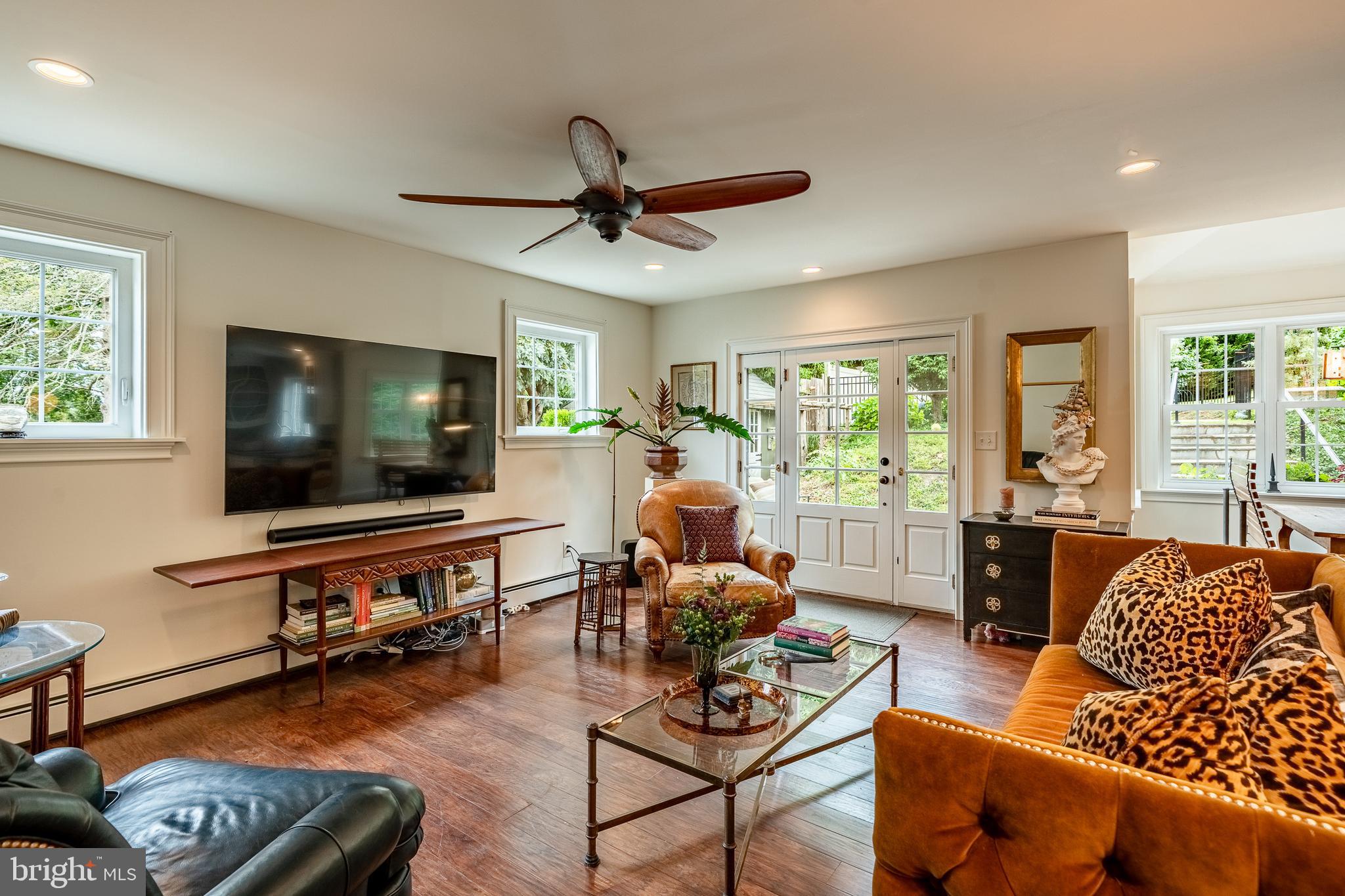 HILLSIDE - Residential