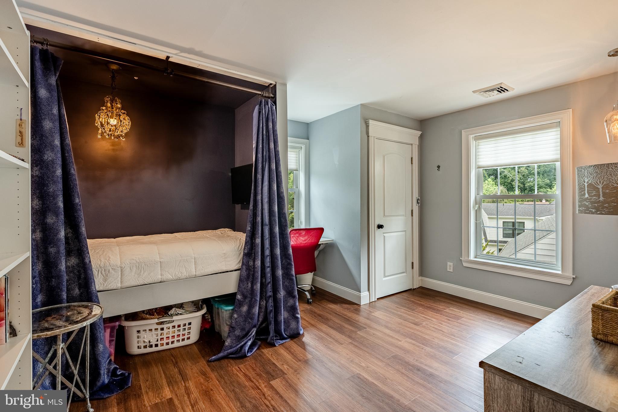 HILLSIDE - Residential