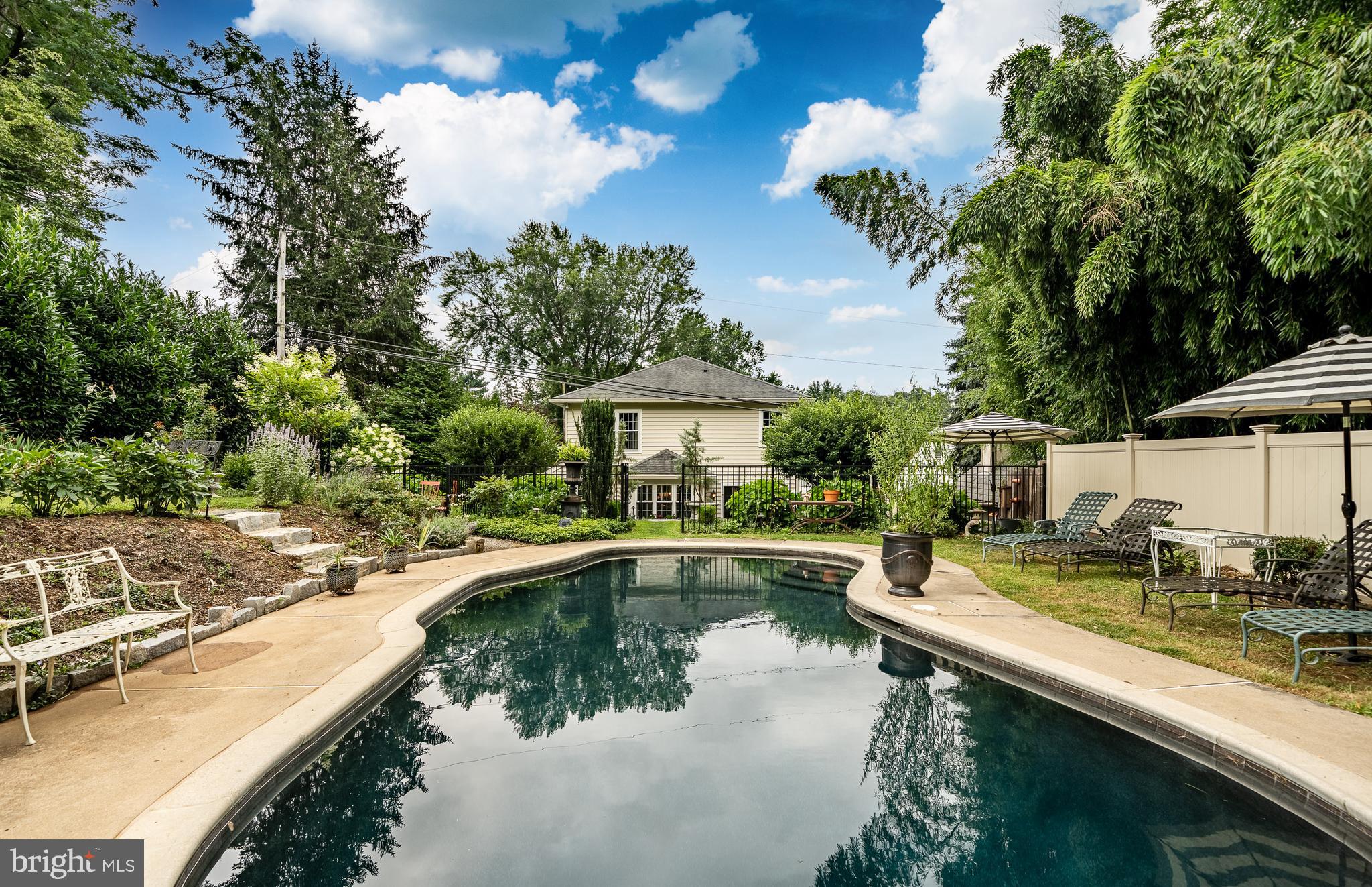 HILLSIDE - Residential