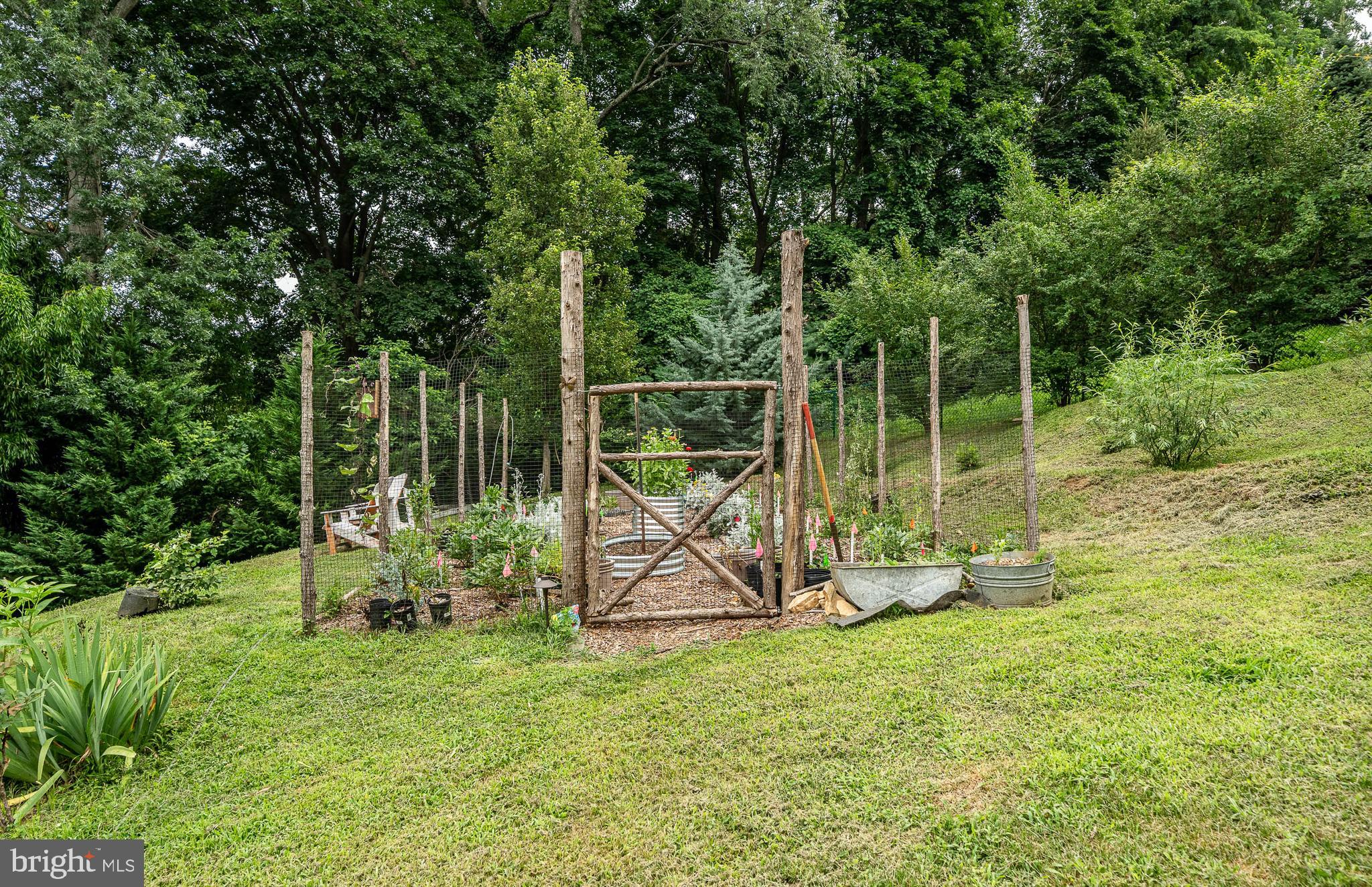 HILLSIDE - Residential