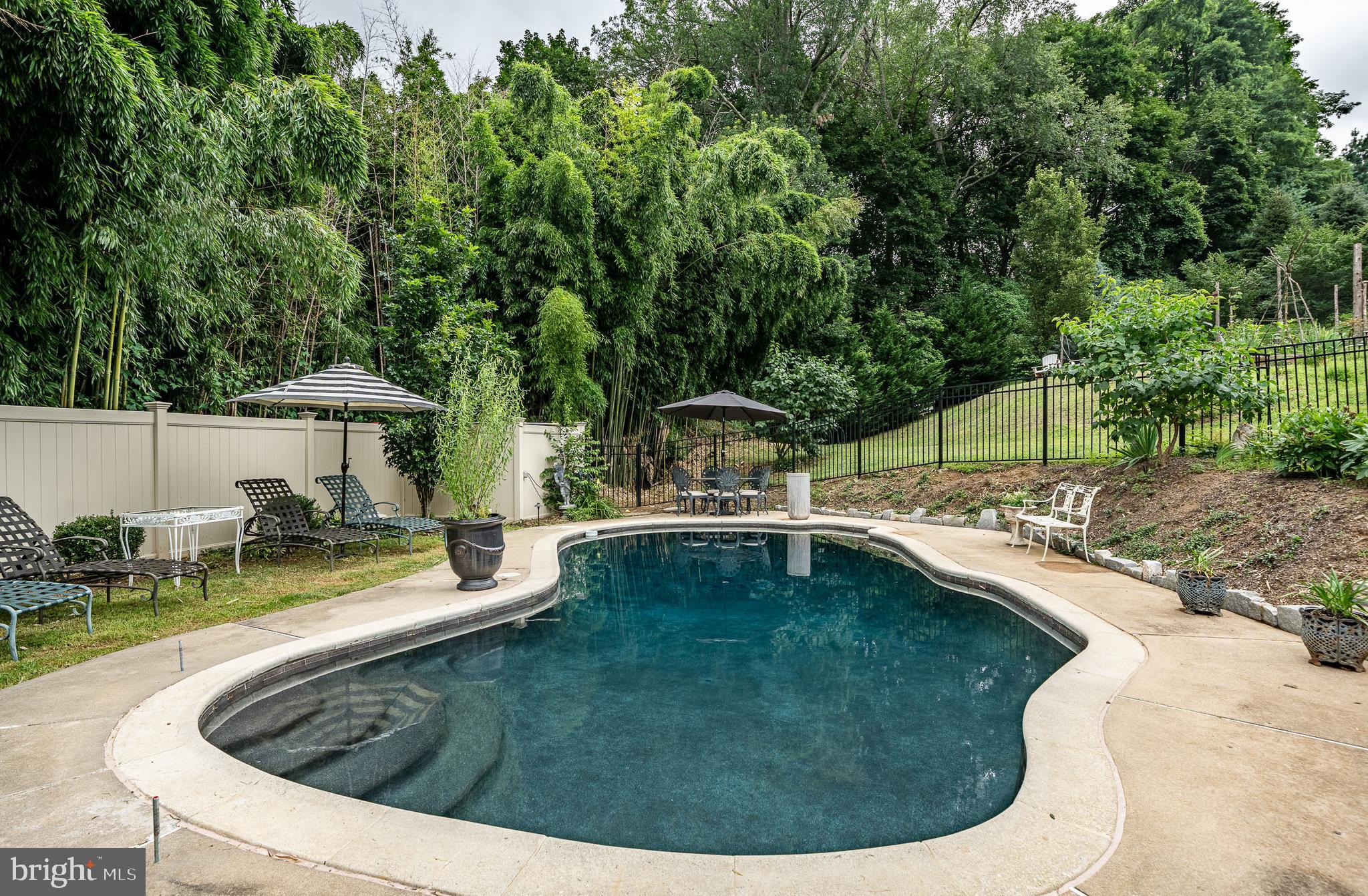 HILLSIDE - Residential