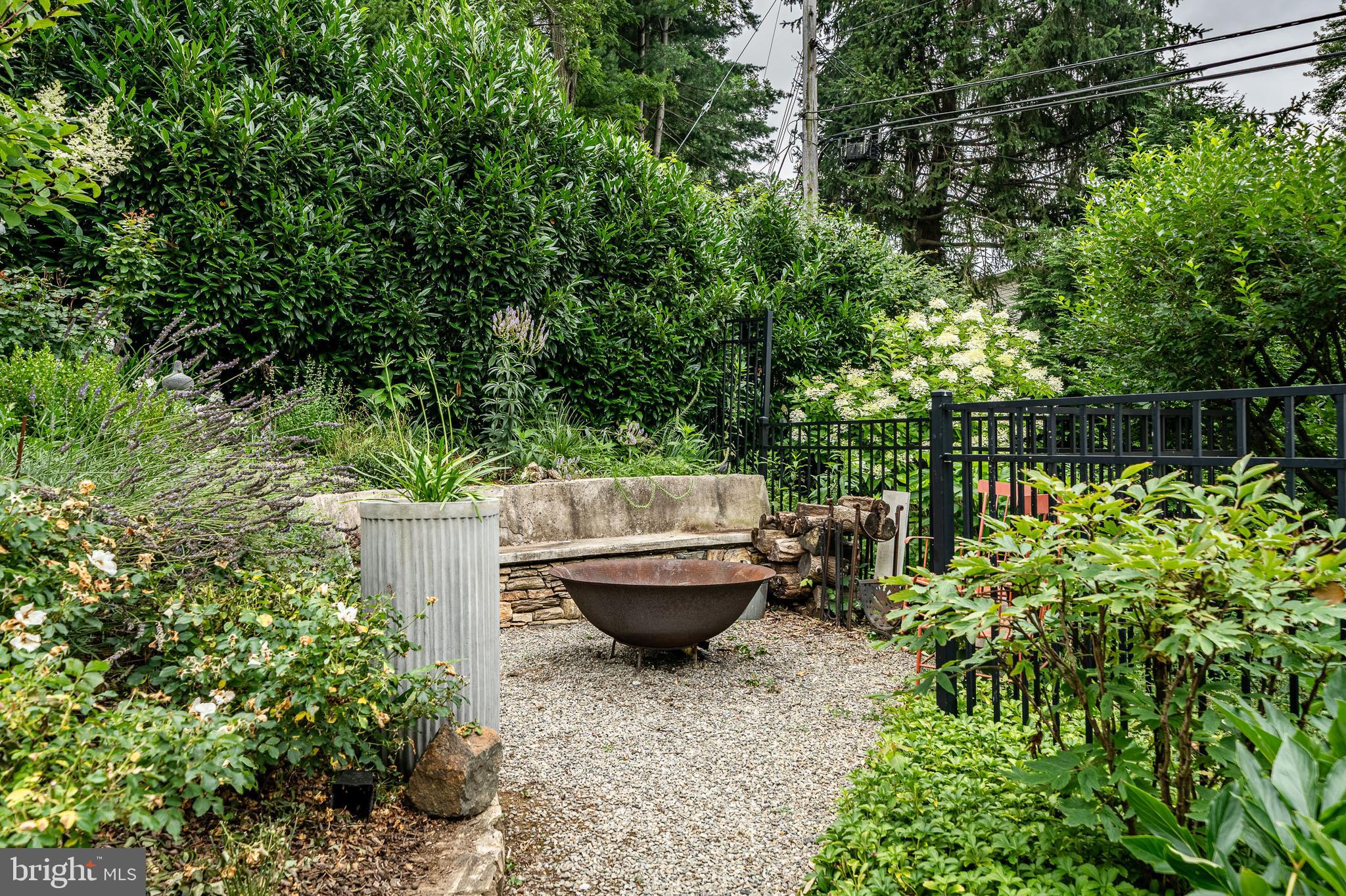 HILLSIDE - Residential