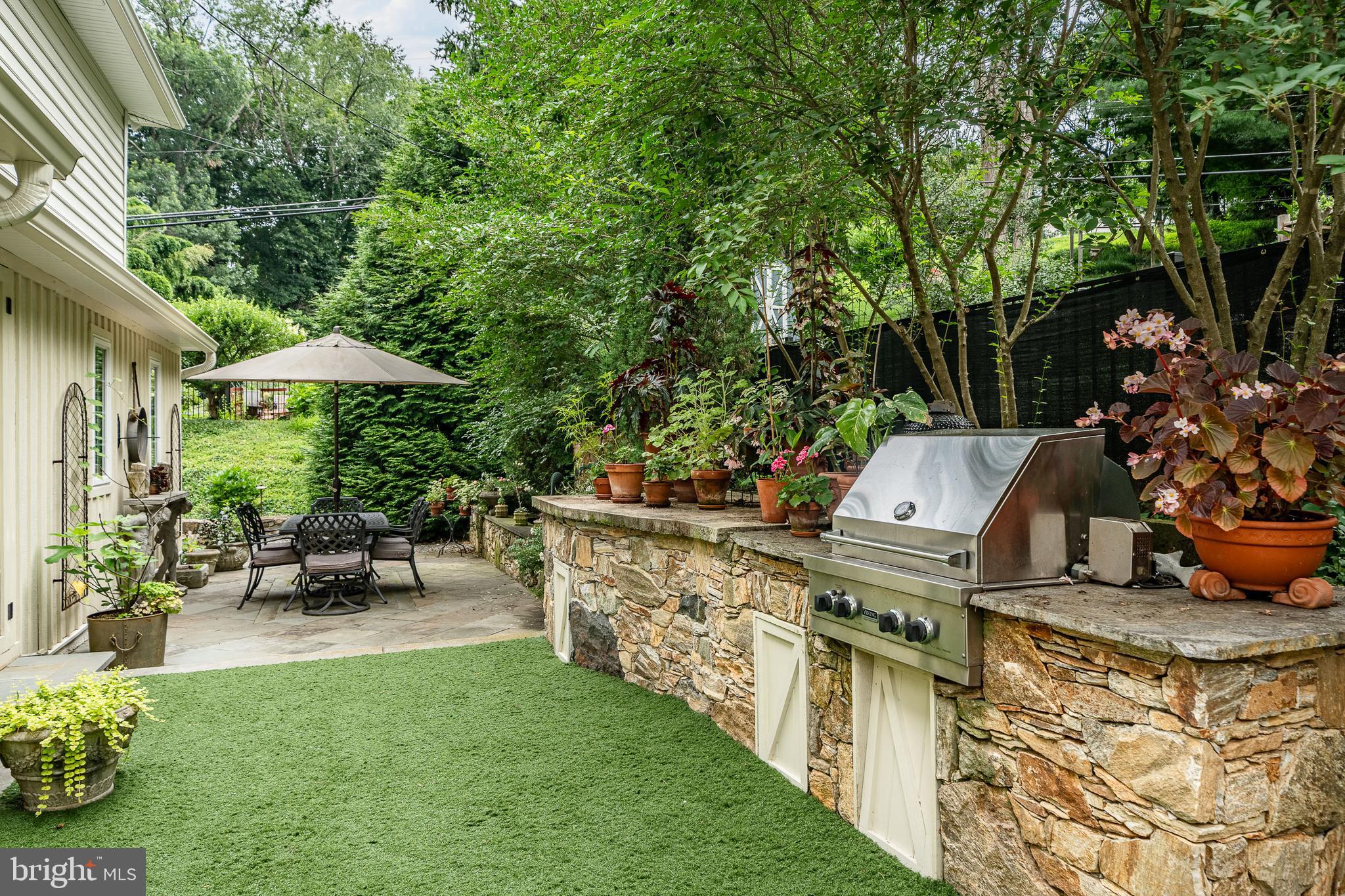 HILLSIDE - Residential