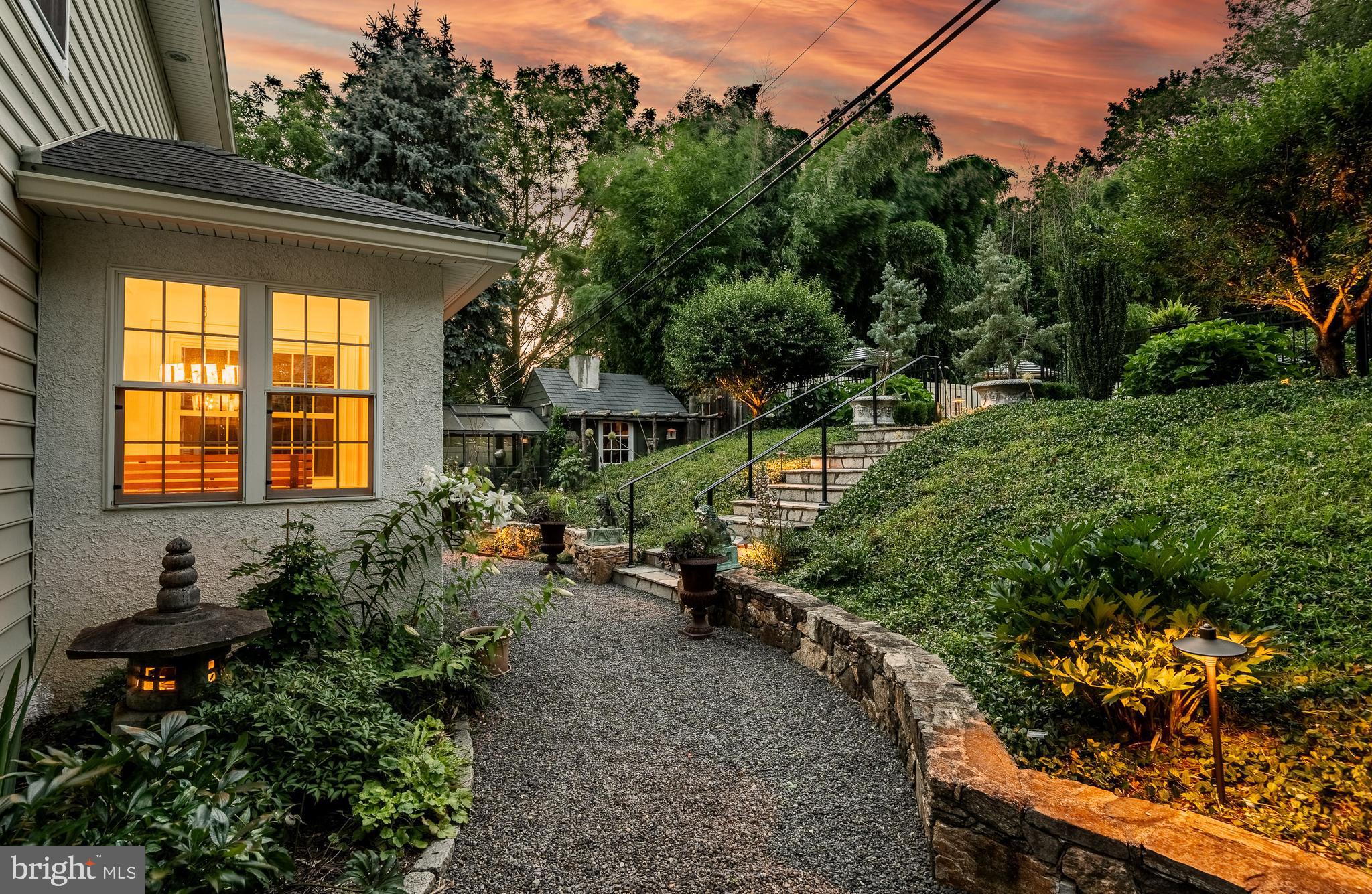 HILLSIDE - Residential