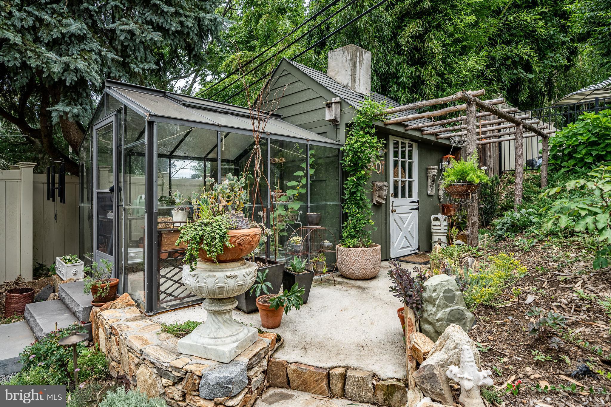 HILLSIDE - Residential