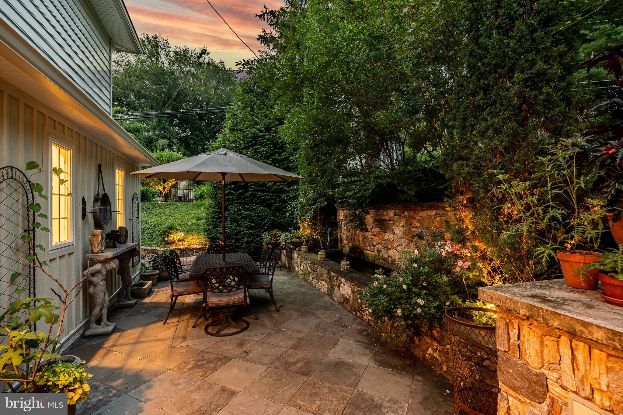 HILLSIDE - Residential