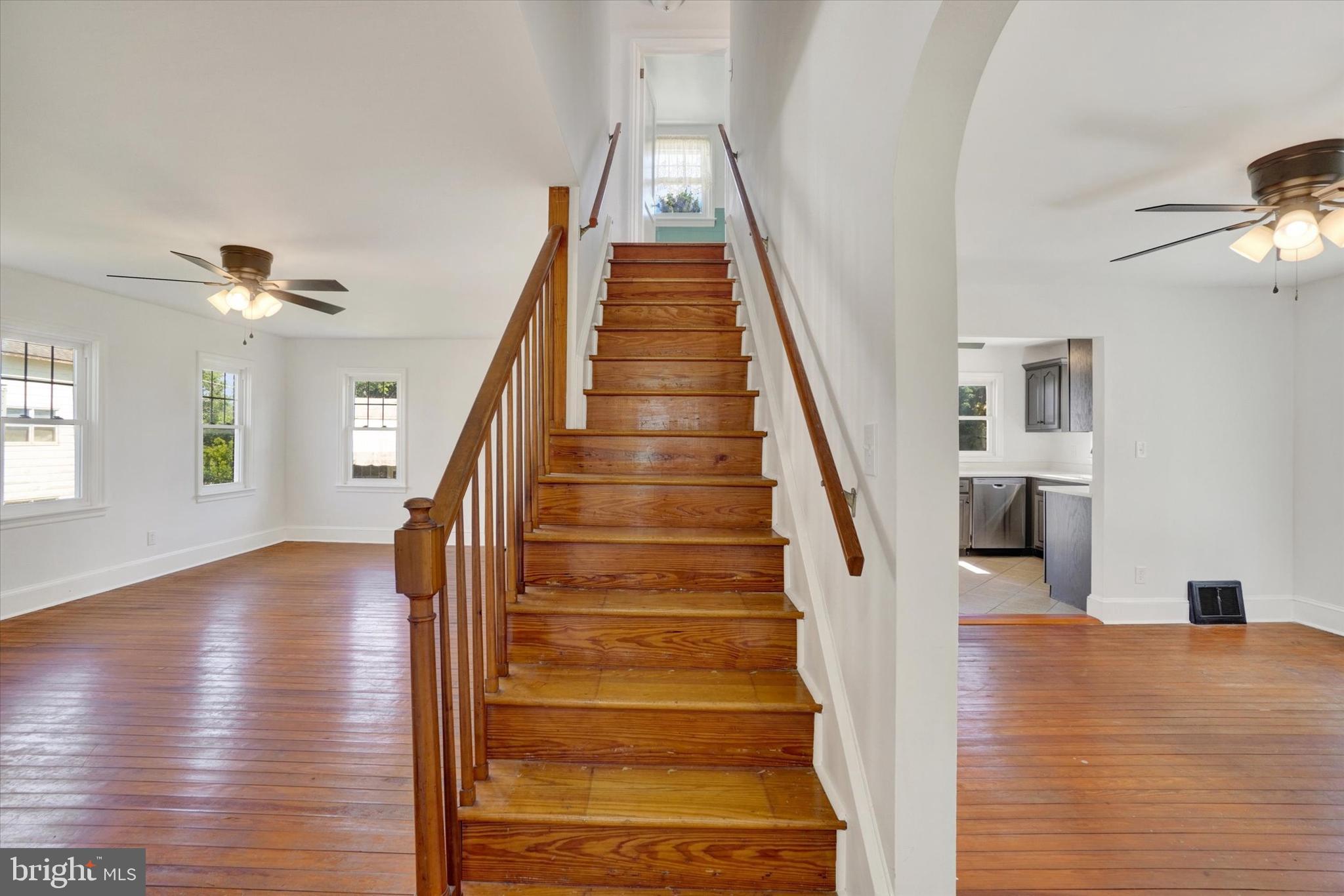 1527 MAIN STREET