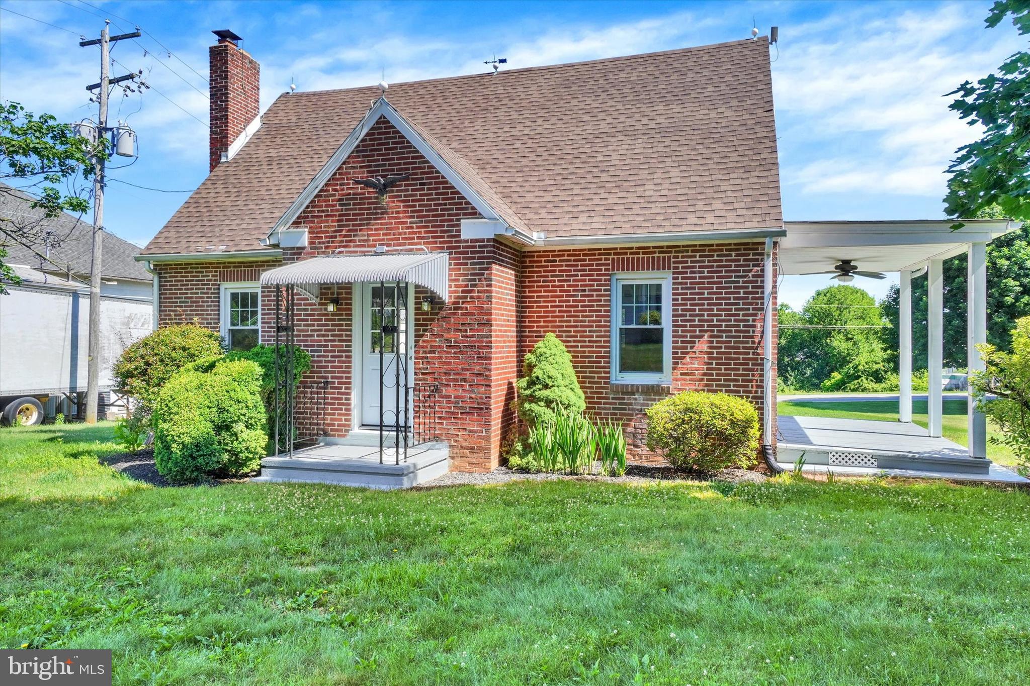 1527 MAIN STREET