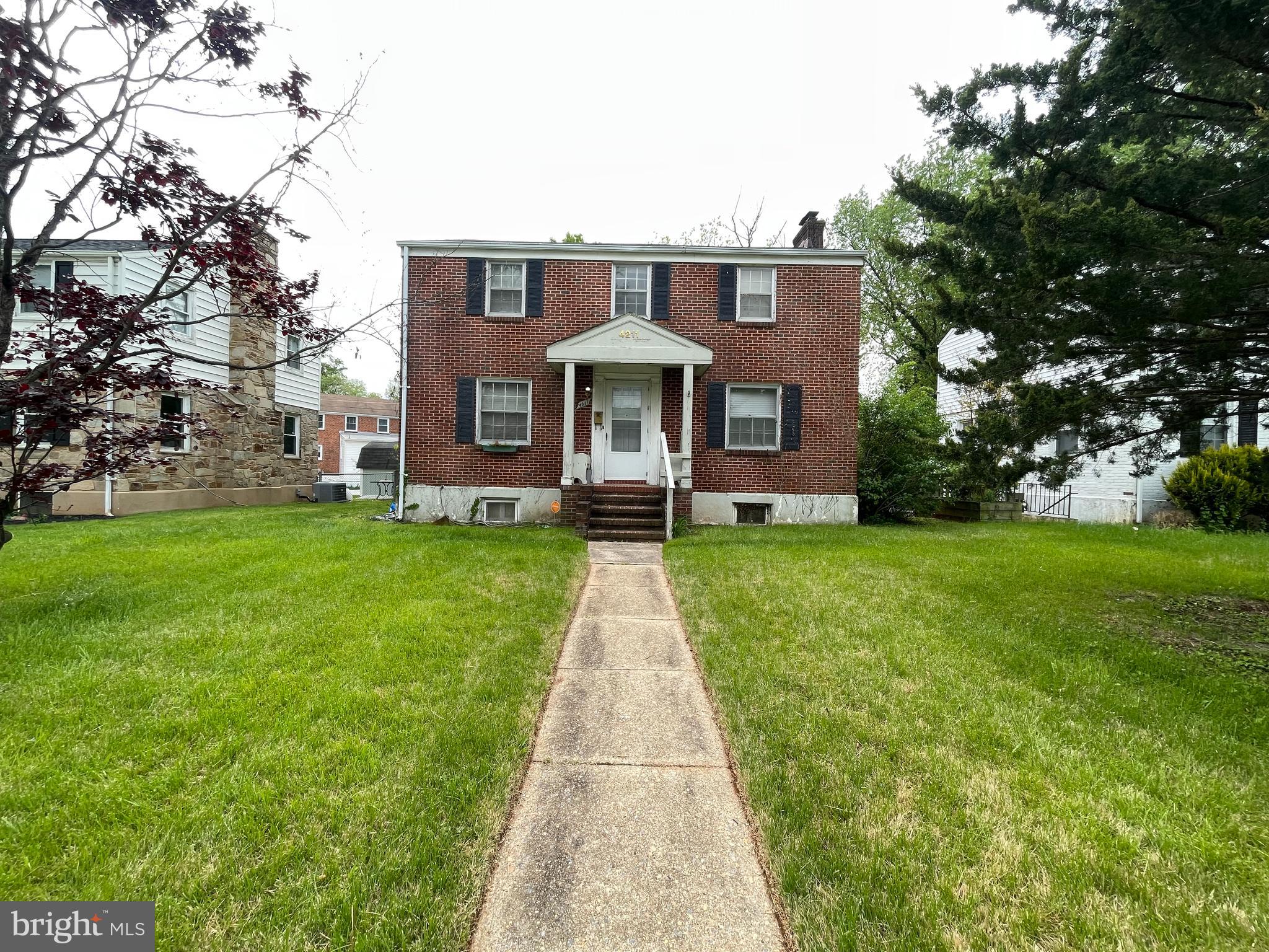 COLONIAL VILLAGE - Residential