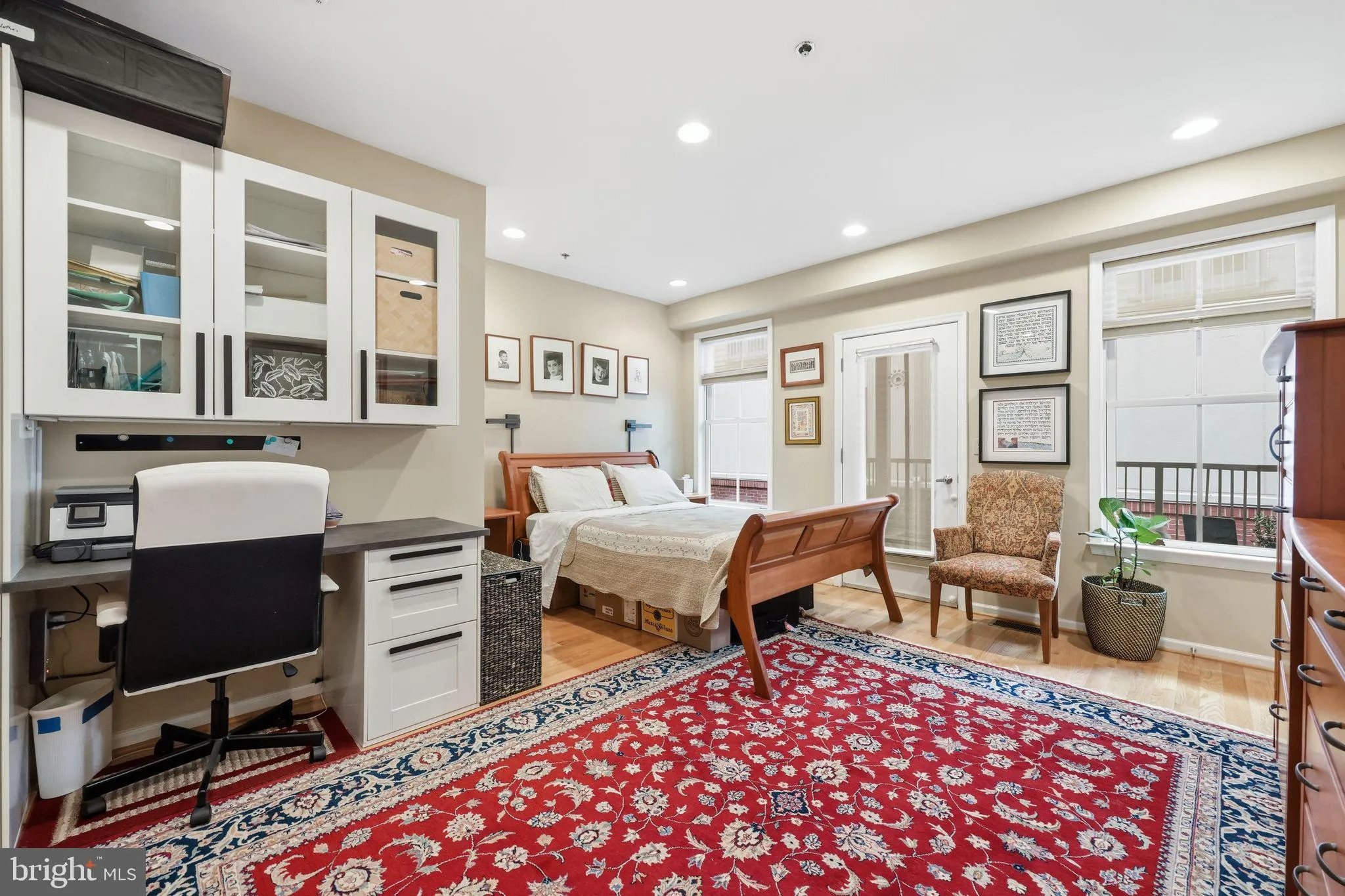 Philadelphia, Pennsylvania 19106, United States, 2 Bedrooms Bedrooms, ,3 BathroomsBathrooms,Residential,Active,231726